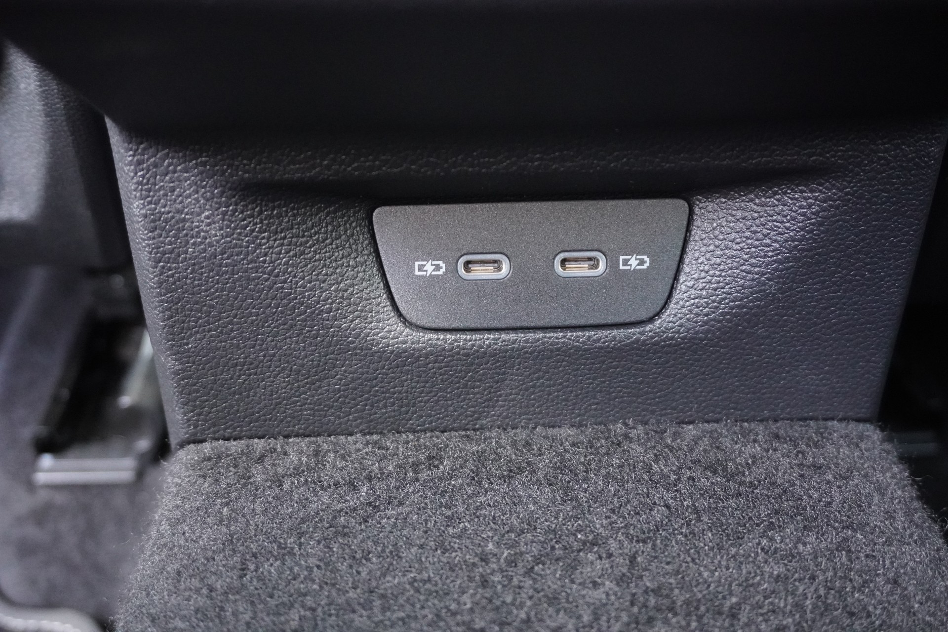 VW Golf Variant 2.0 TDI Life DSG 4Motion-image-19