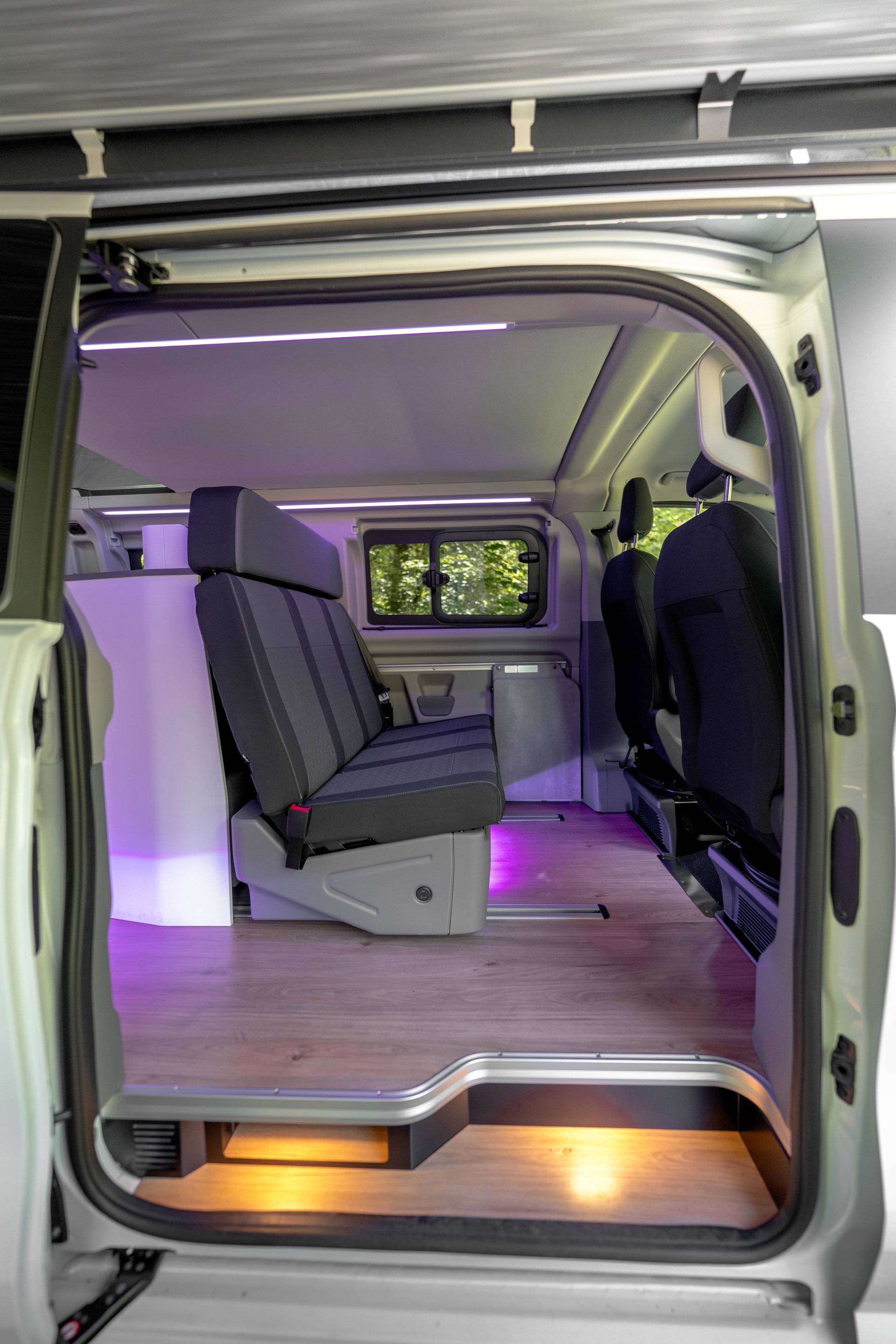 FORD Transit Custom 320 L1H1 Aut. Titanium-image-4