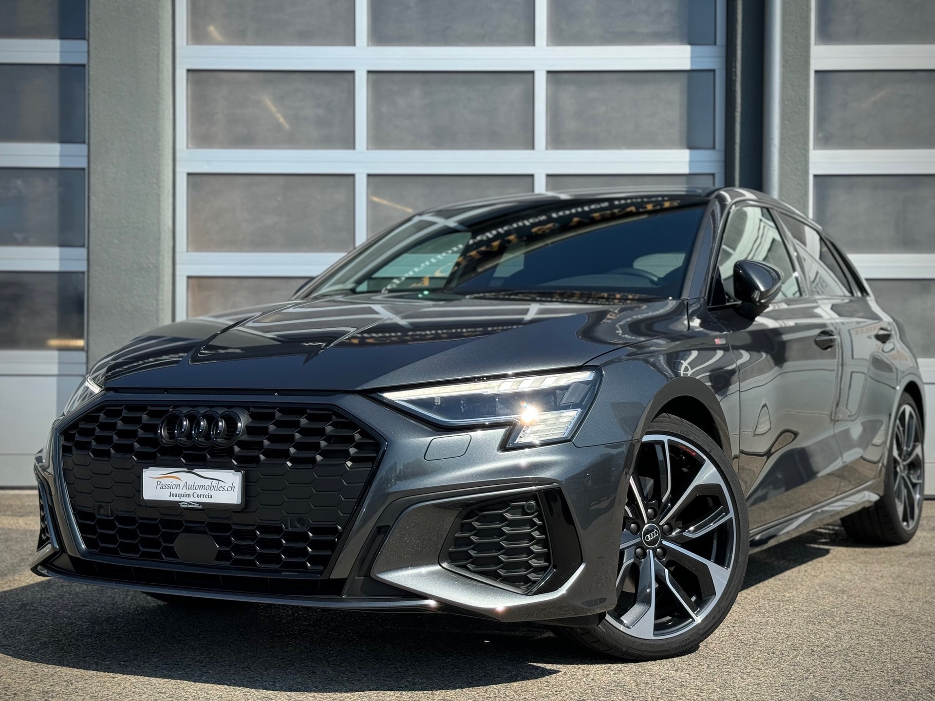 AUDI A3 Sportback 35 TFSI S line Attraction S-tronic - Véhicule Suisse (CH)-image-0