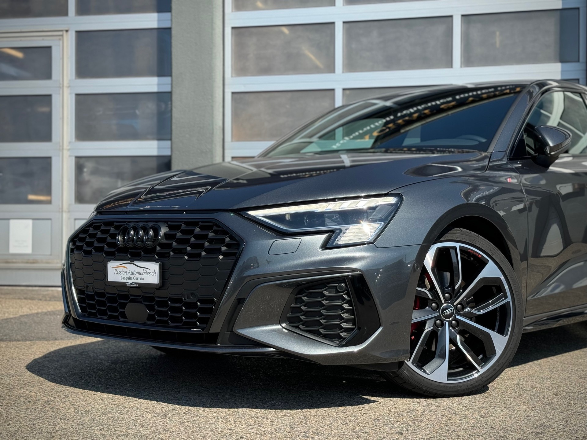 AUDI A3 Sportback 35 TFSI S line Attraction S-tronic - Véhicule Suisse (CH)-image-2