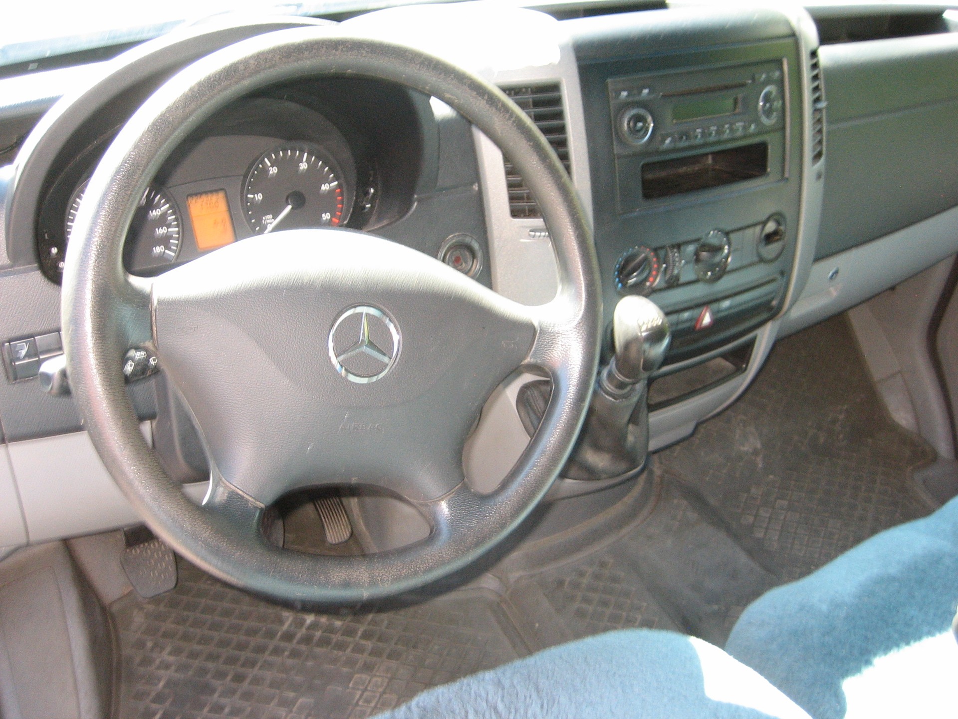 MERCEDES-BENZ Sprinter 519 CDI Standard-image-3