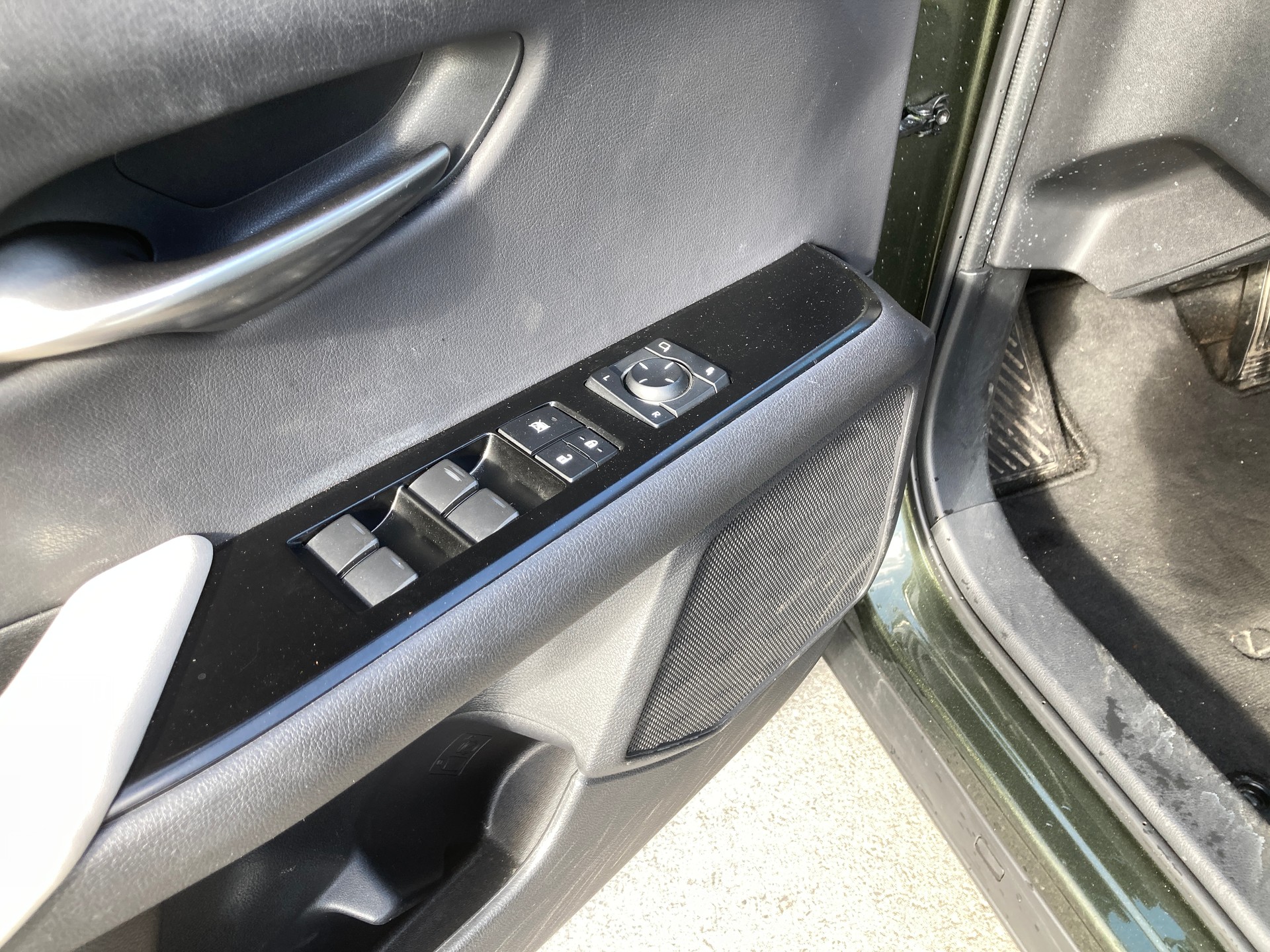 LEXUS UX 250h Impression AWD Automatic-image-9