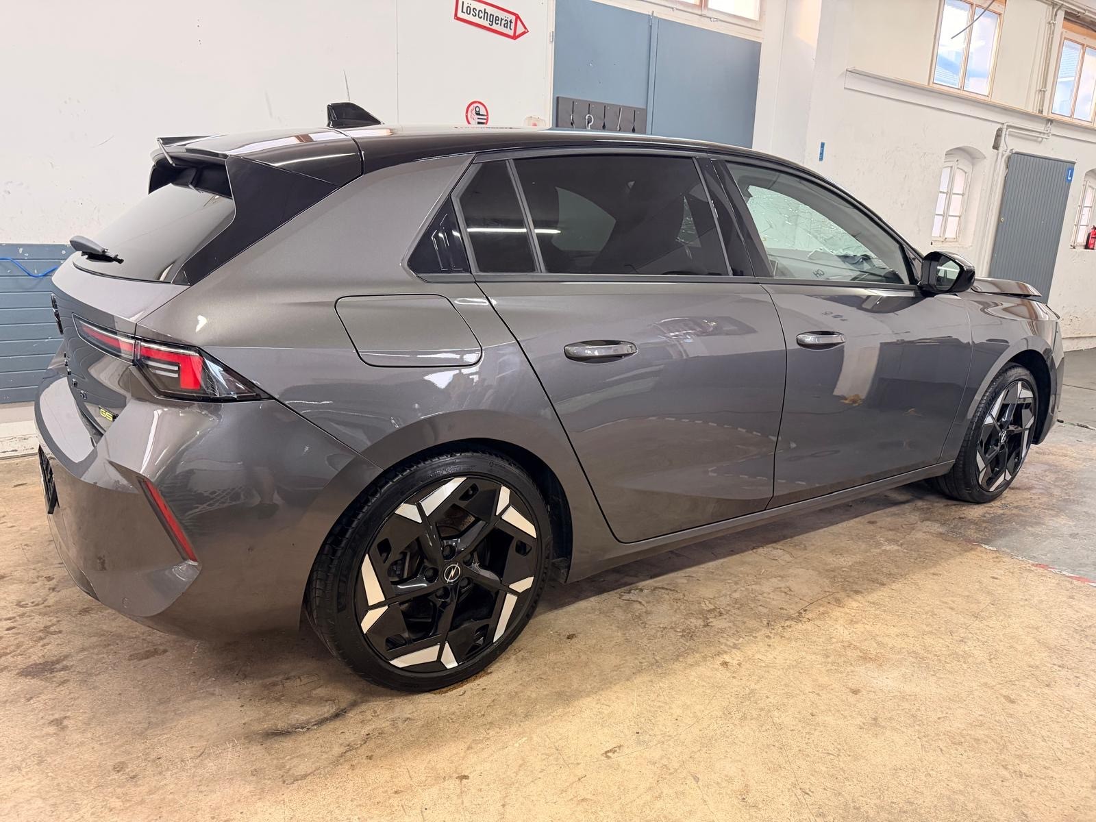 OPEL Astra 1.6 PHEV Turbo GSe A-image-1