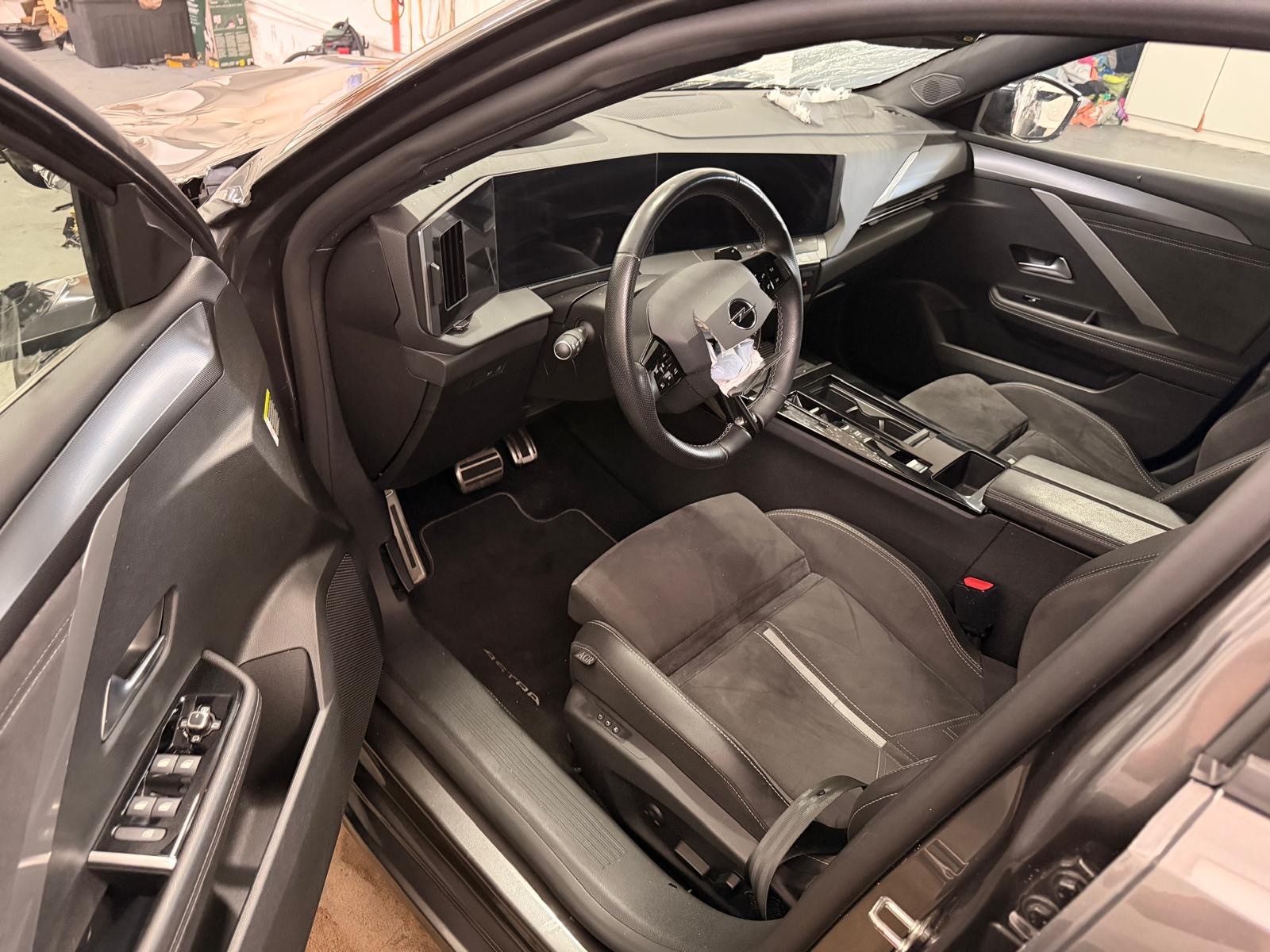 OPEL Astra 1.6 PHEV Turbo GSe A-image-8