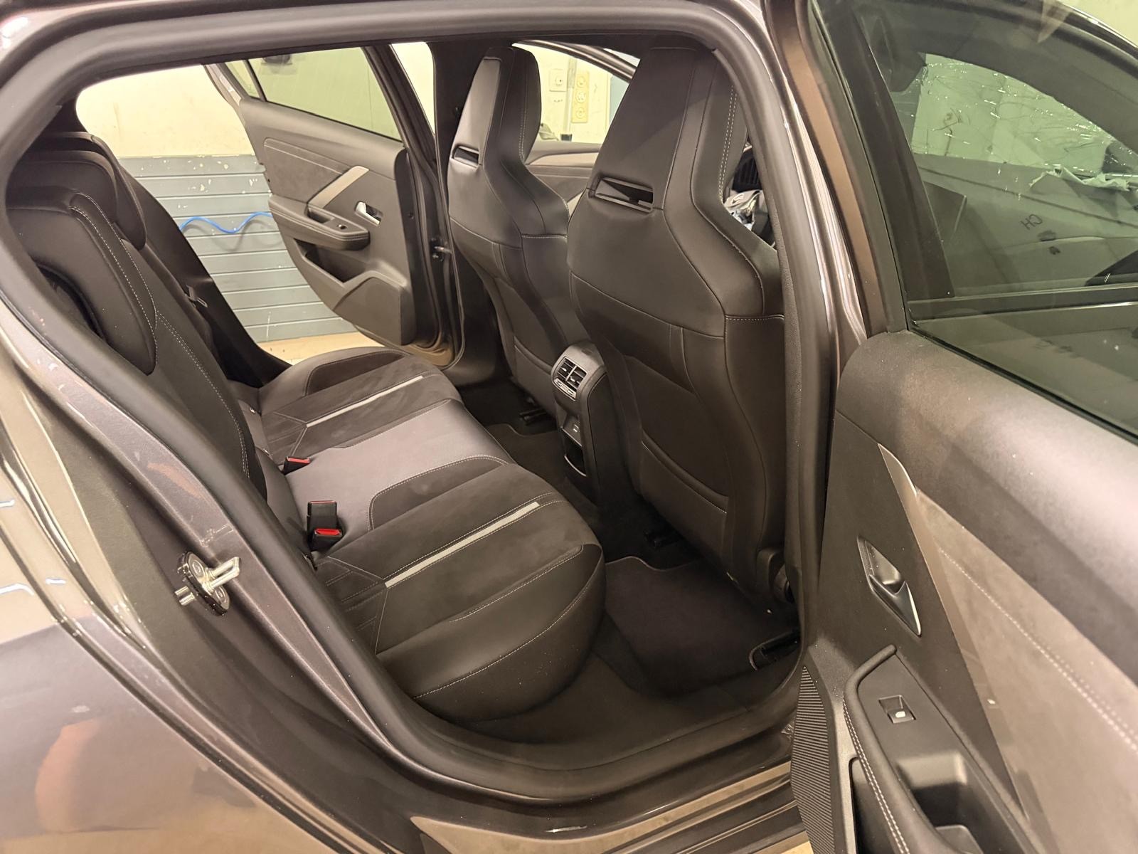 OPEL Astra 1.6 PHEV Turbo GSe A-image-11
