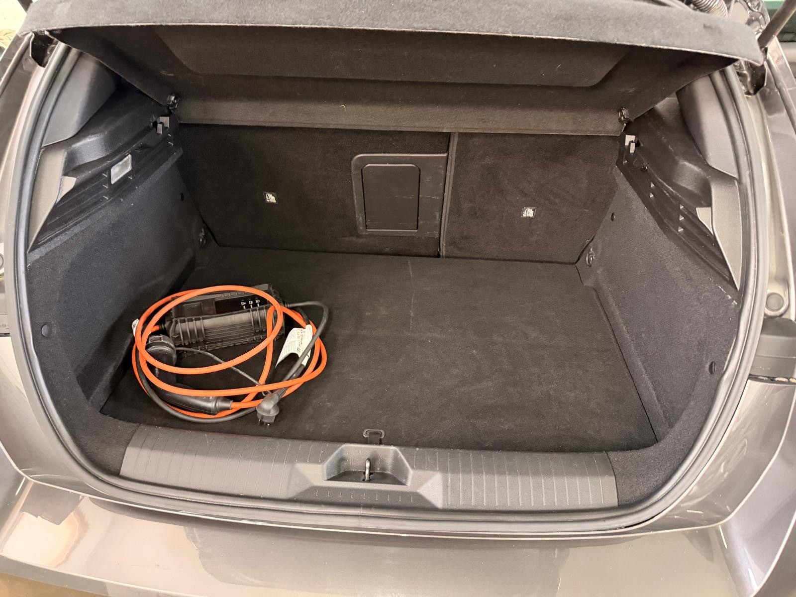 OPEL Astra 1.6 PHEV Turbo GSe A-image-10