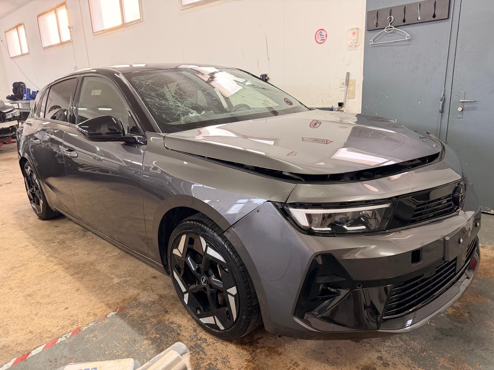 OPEL Astra 1.6 PHEV Turbo GSe A-image-0