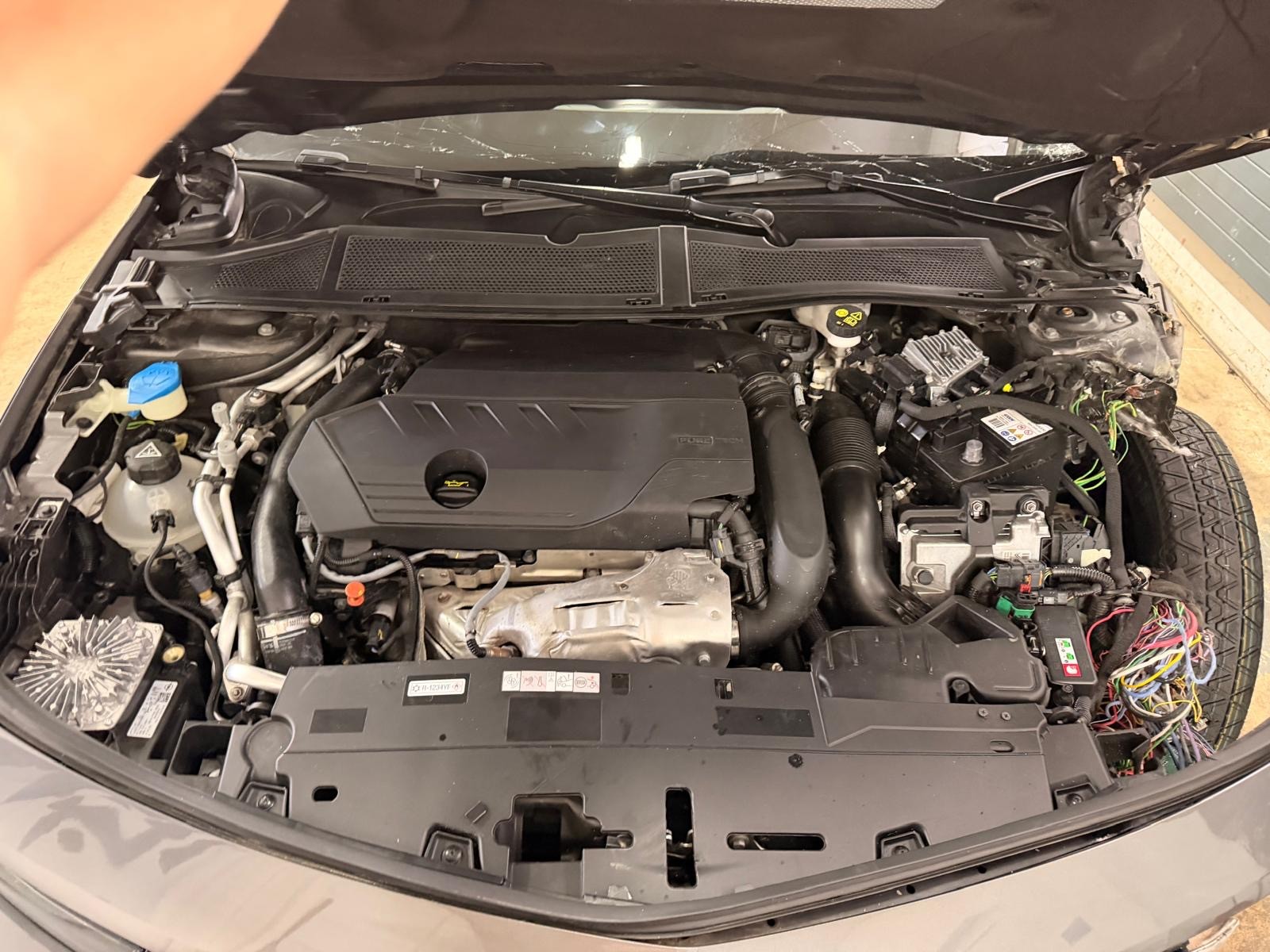 OPEL Astra 1.6 PHEV Turbo GSe A-image-6