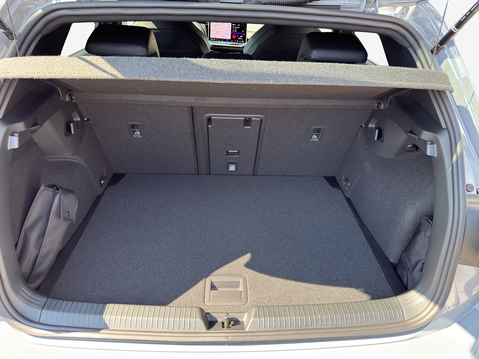 VW Golf 1.5 e TSI mHEV R-Line DSG-image-12