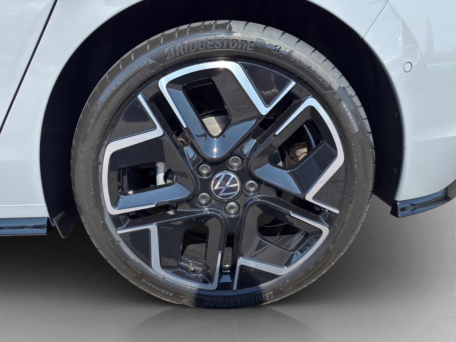 VW Golf 1.5 e TSI mHEV R-Line DSG-image-13