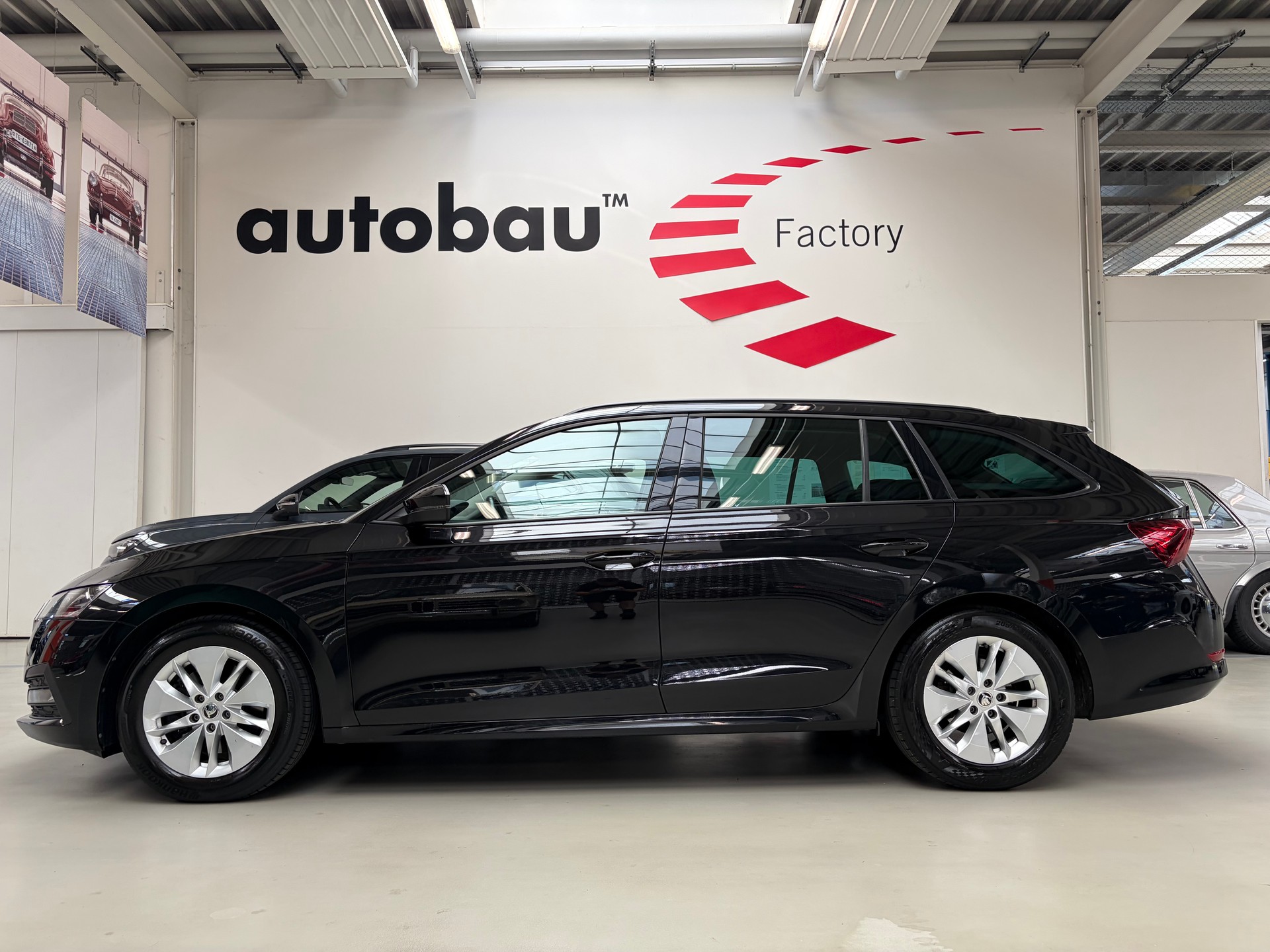 SKODA Octavia Combi 2.0 TDI DSG Ambition 4x4-image-1