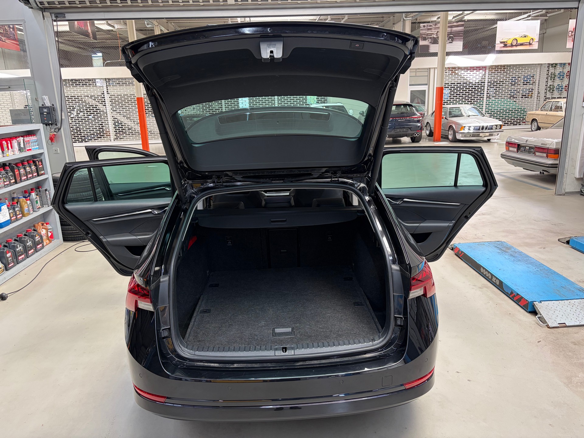SKODA Octavia Combi 2.0 TDI DSG Ambition 4x4-image-10