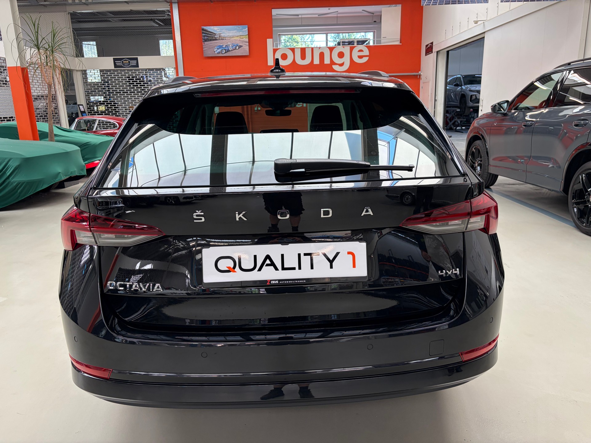 SKODA Octavia Combi 2.0 TDI DSG Ambition 4x4-image-3