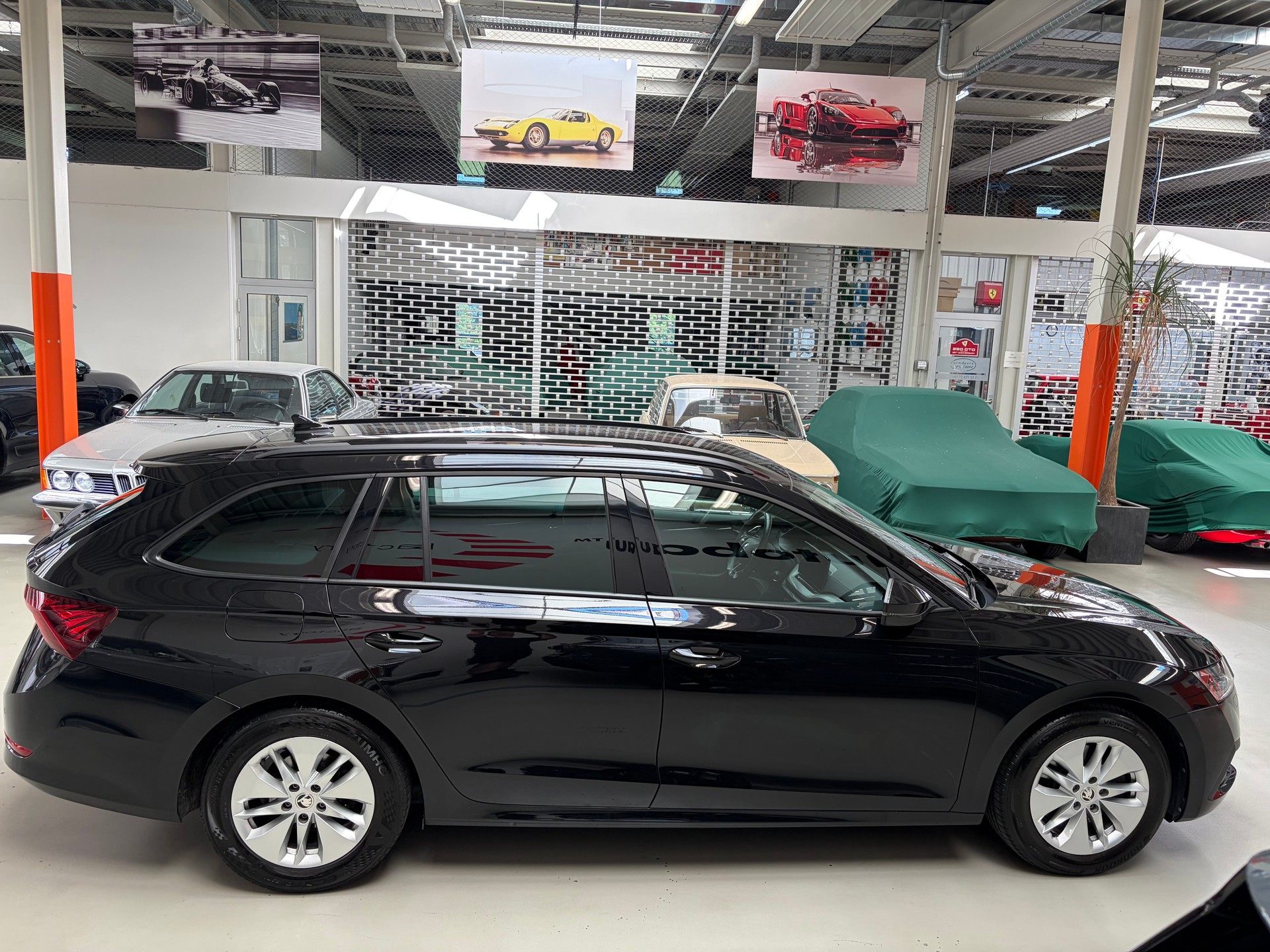 SKODA Octavia Combi 2.0 TDI DSG Ambition 4x4-image-5