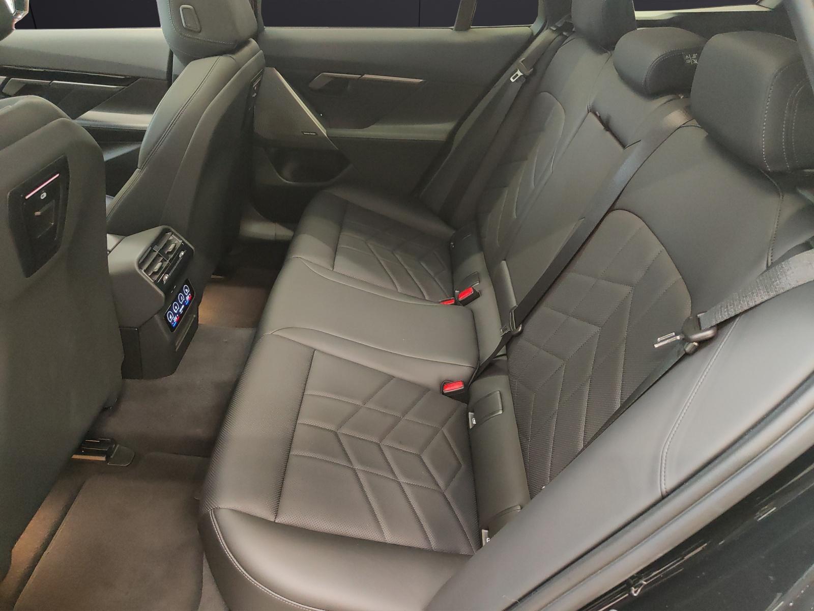 BMW 520d xDrive Touring-image-20