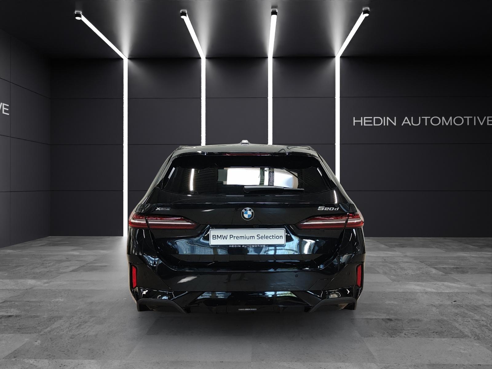 BMW 520d xDrive Touring-image-11