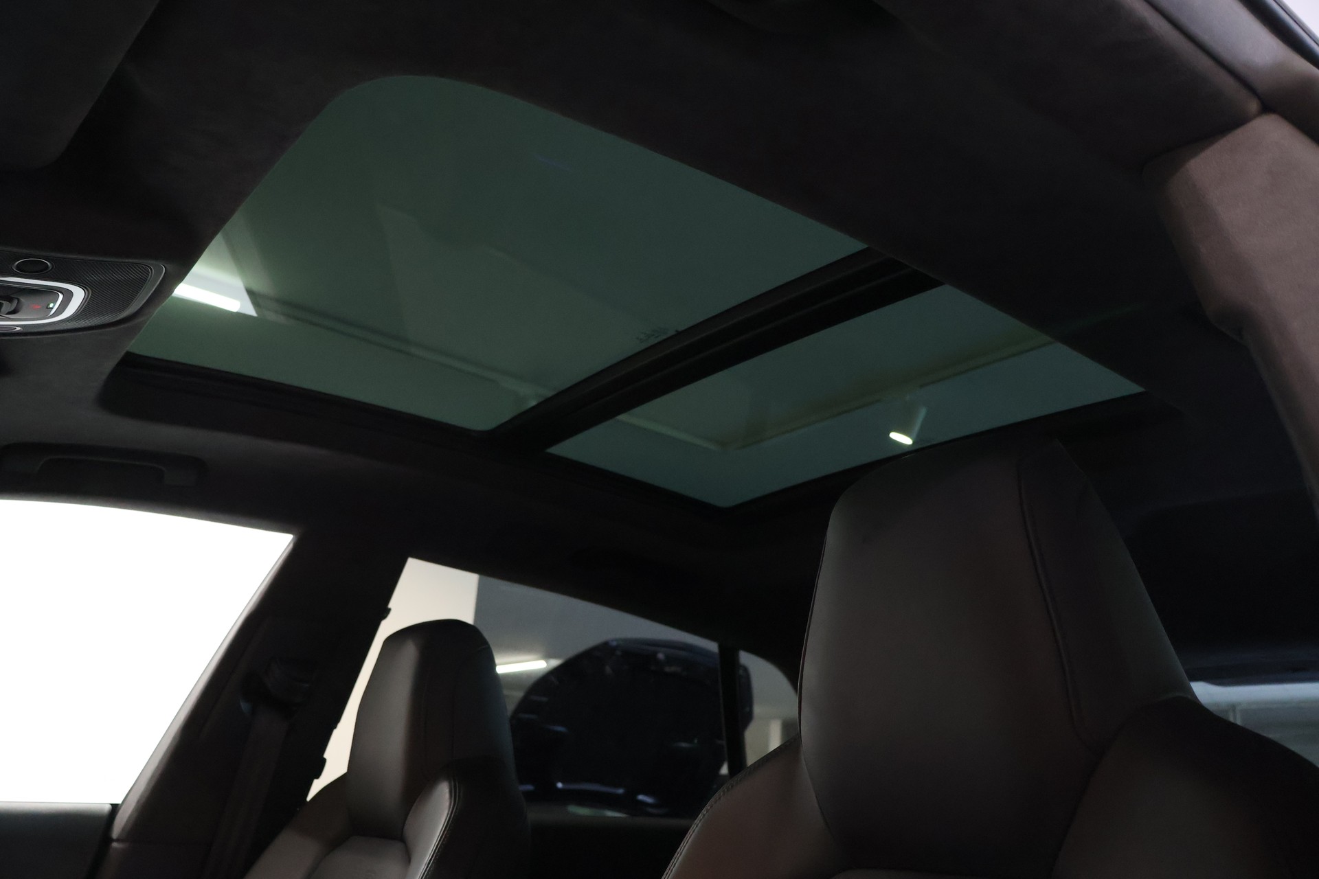 AUDI RSQ8 quattro tiptronic-image-16