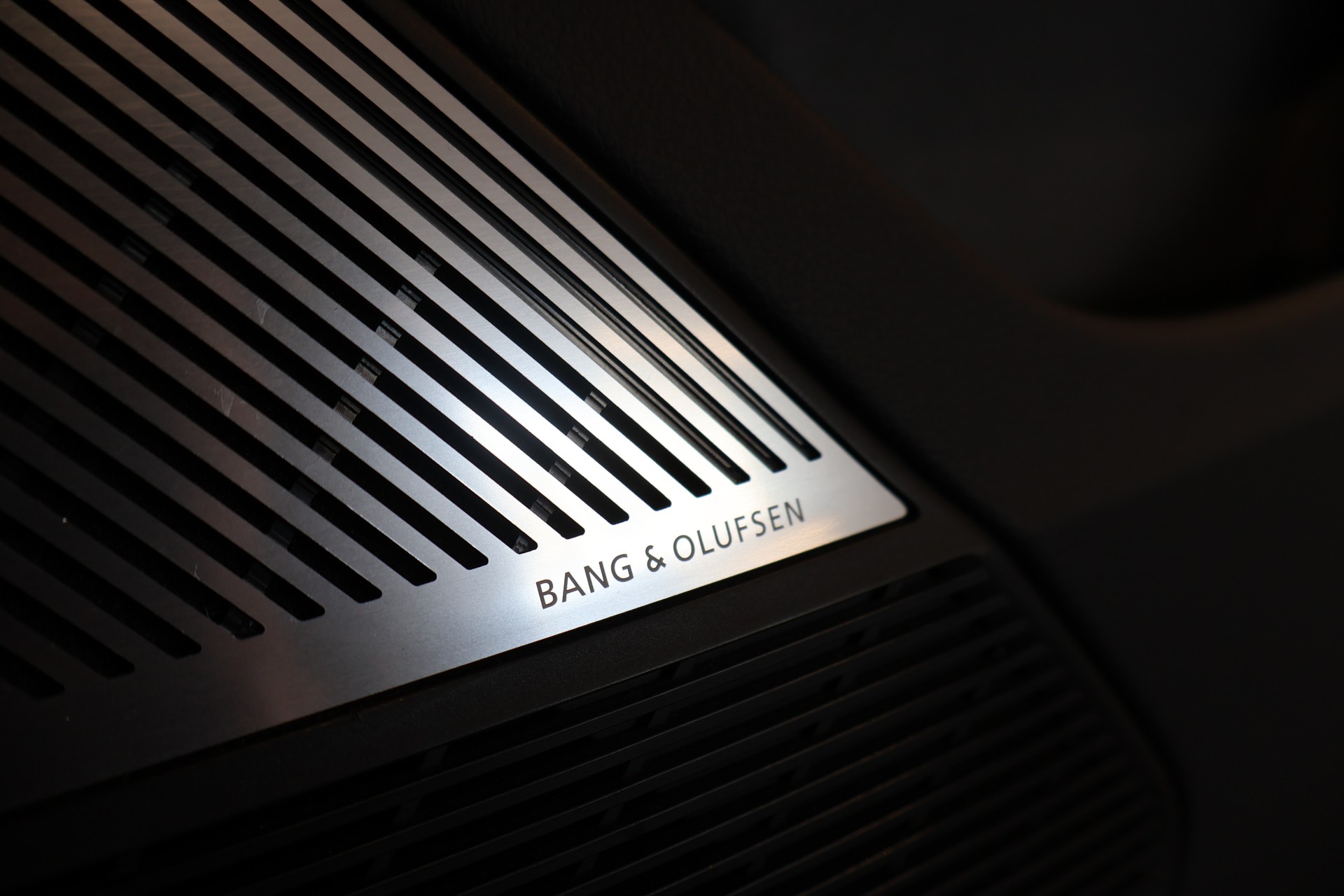 AUDI RSQ8 quattro tiptronic-image-26