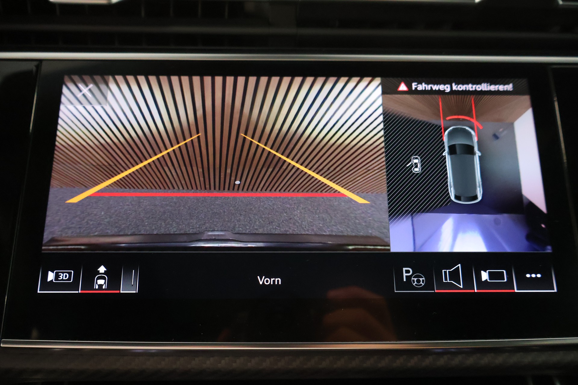 AUDI RSQ8 quattro tiptronic-image-24
