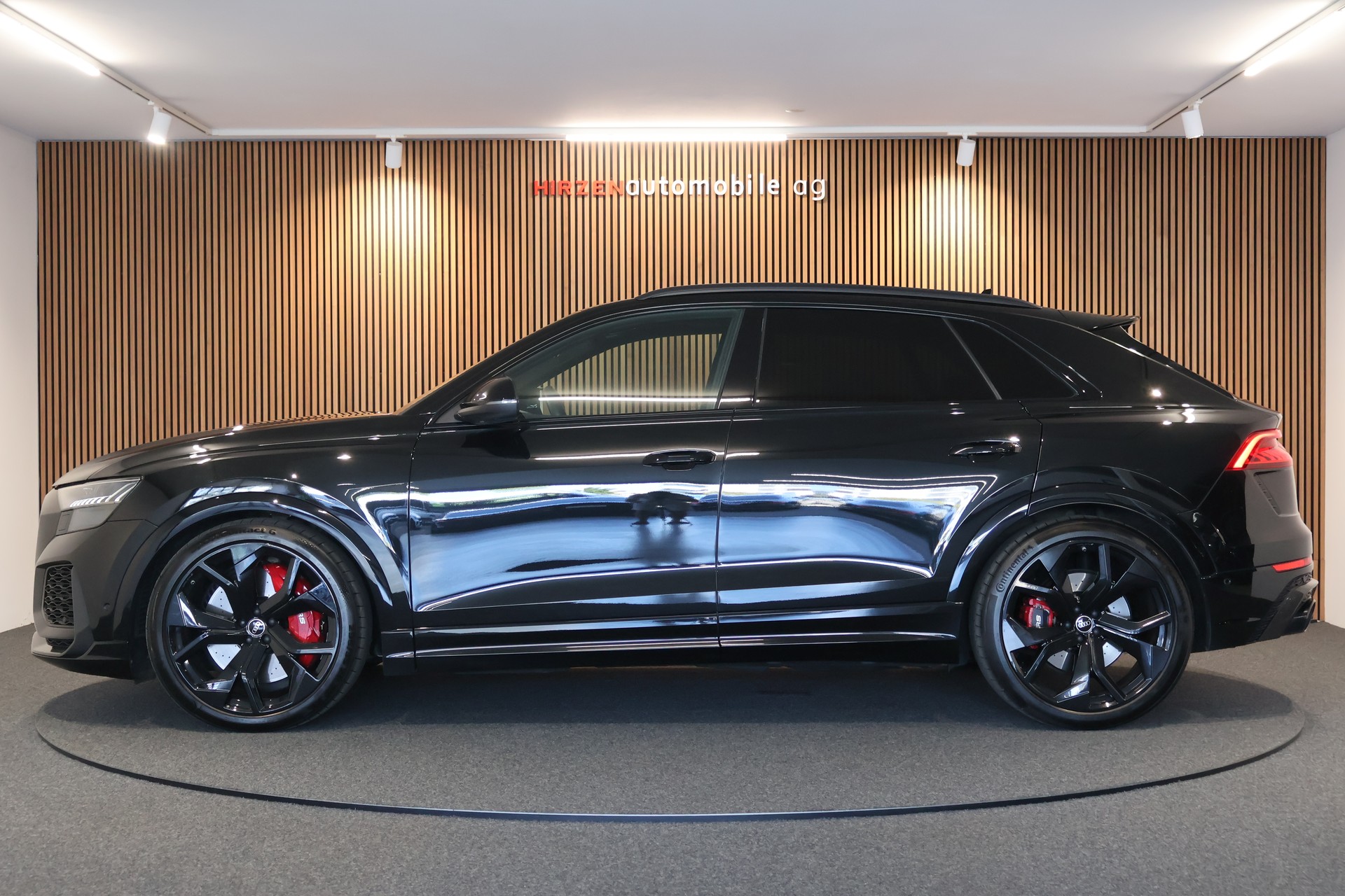 AUDI RSQ8 quattro tiptronic-showroom-element-1