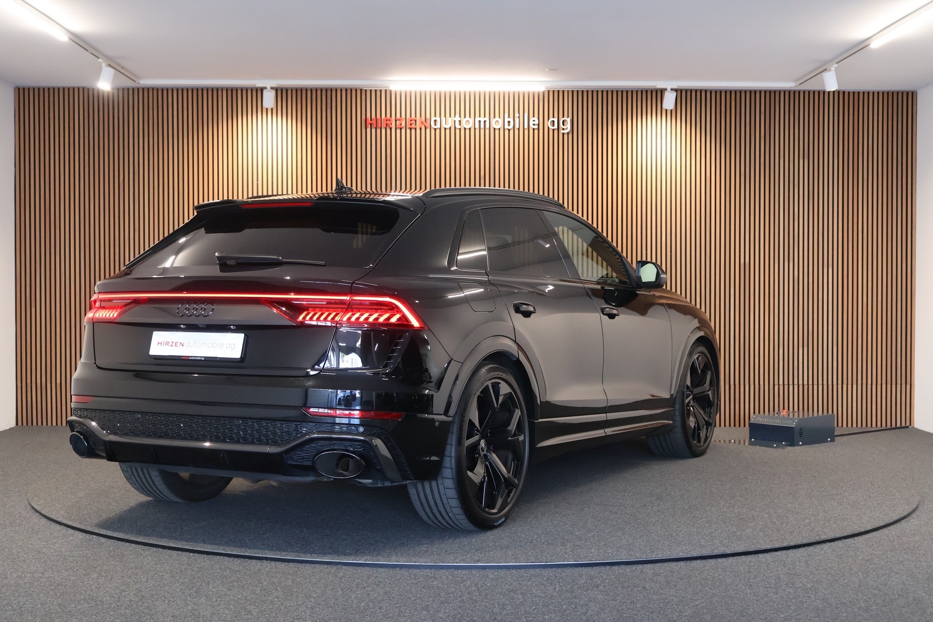 AUDI RSQ8 quattro tiptronic-image-4