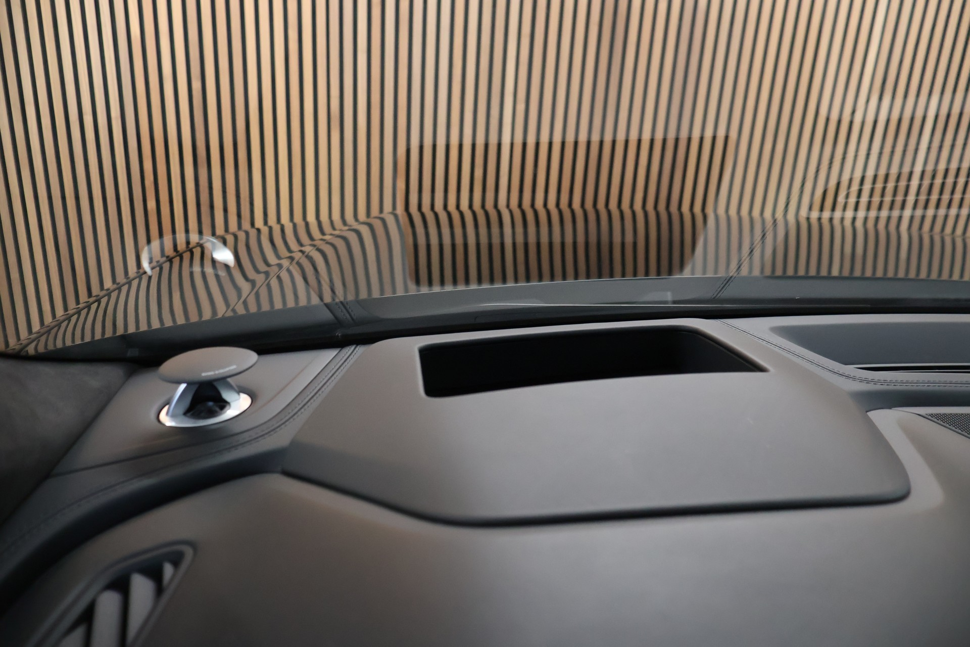 AUDI RSQ8 quattro tiptronic-image-25