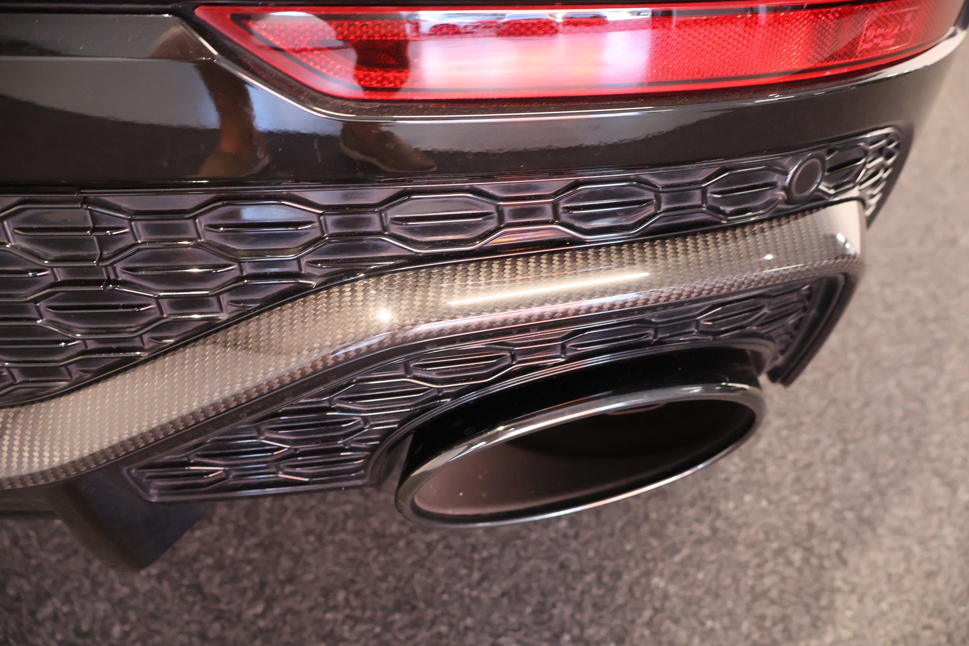 AUDI RSQ8 quattro tiptronic-image-28