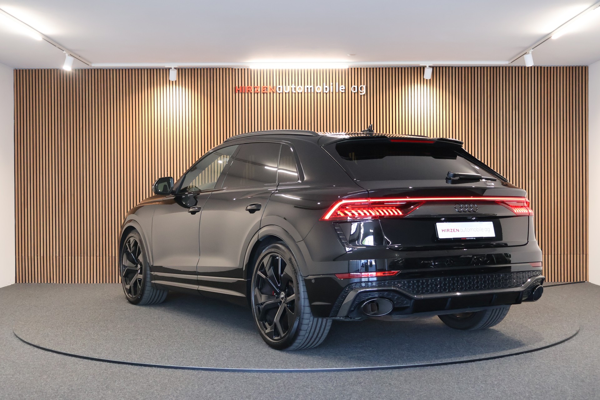AUDI RSQ8 quattro tiptronic-showroom-element-2