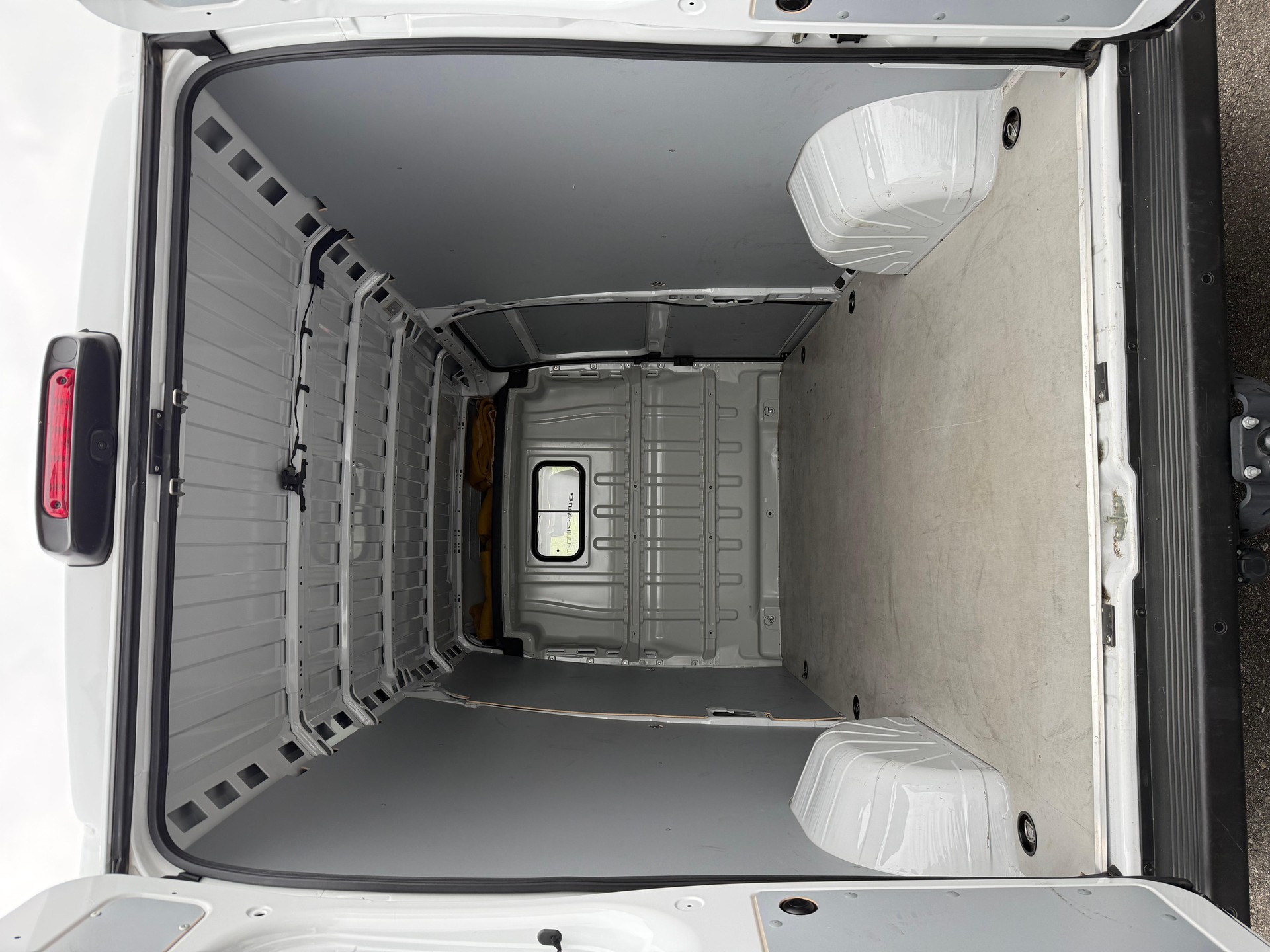 CITROEN e-Jumper Kaw. 40+ L3H2 110 kWh-image-13