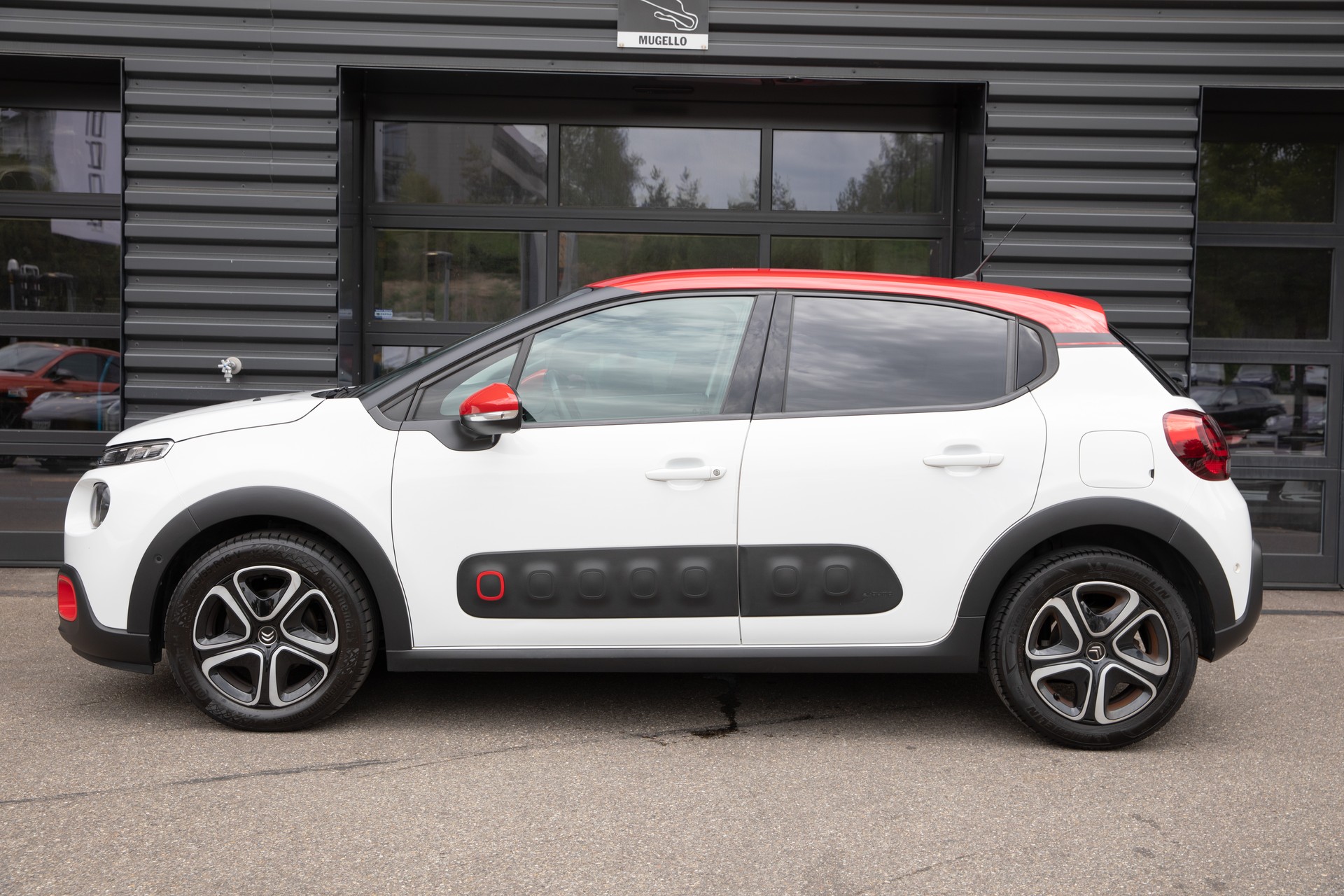 CITROEN C3 1.2i PureTech Shine EAT-image-4