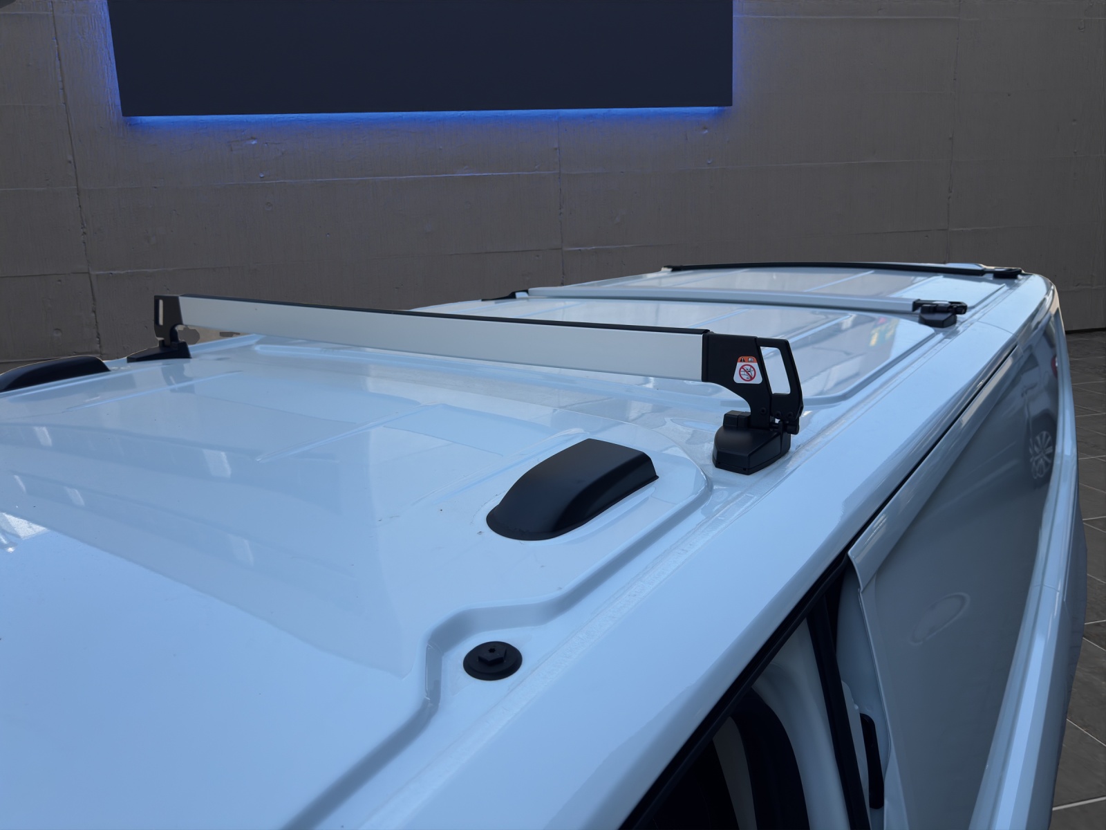 FORD Transit Custom Van 320 L2 2.0 EcoBlue 170PS Trend Automat-image-20