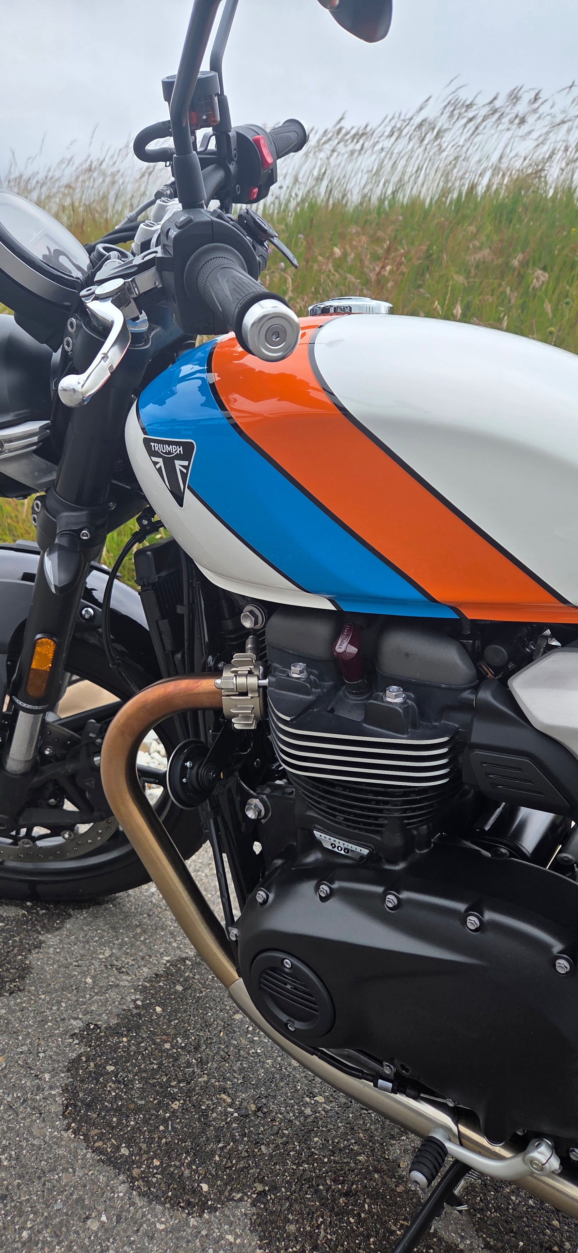 TRIUMPH 900-image-4
