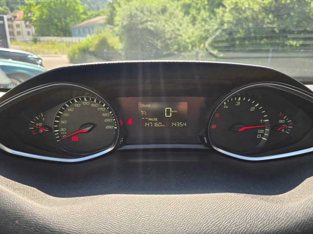 PEUGEOT 308 SW 1.6 HDI Business-image-9