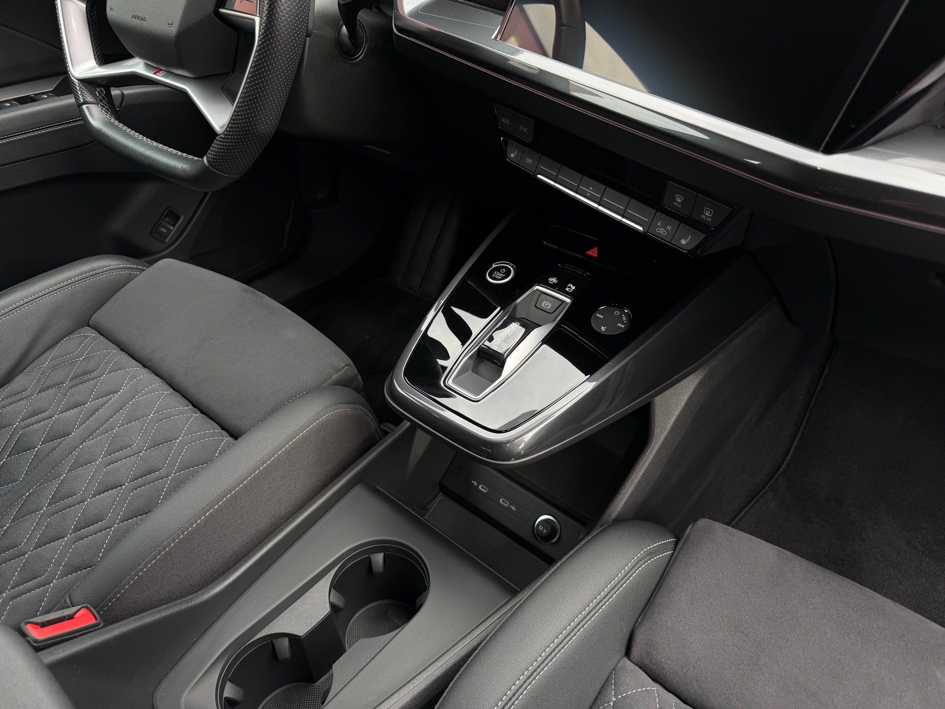 AUDI Q4 Sportback e-tron S-LINE 50 quattro-image-15