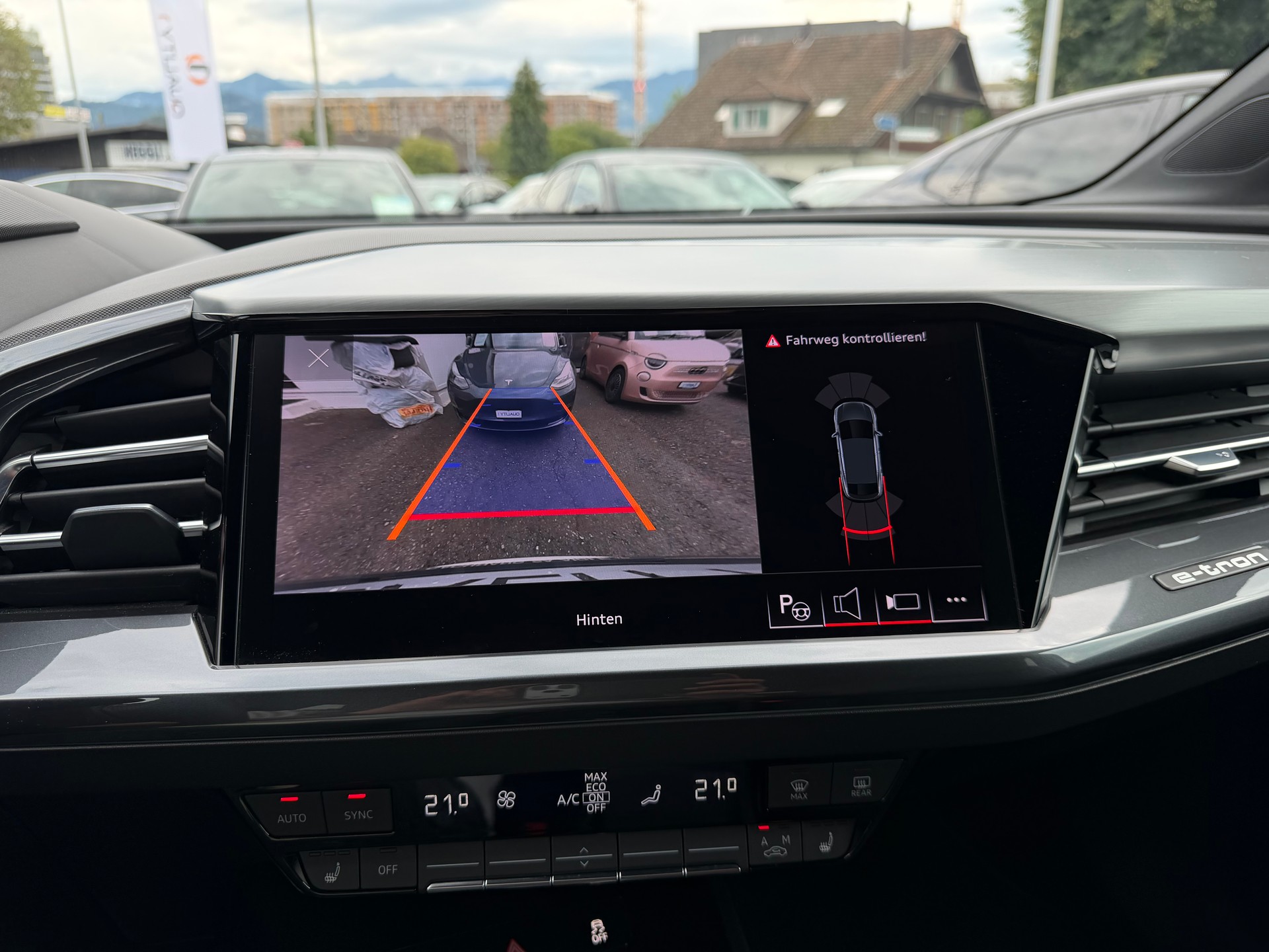 AUDI Q4 Sportback e-tron S-LINE 50 quattro-image-18