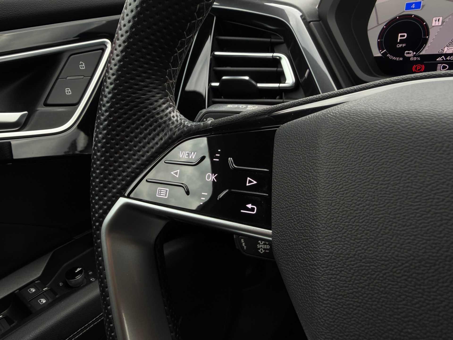 AUDI Q4 Sportback e-tron S-LINE 50 quattro-image-16