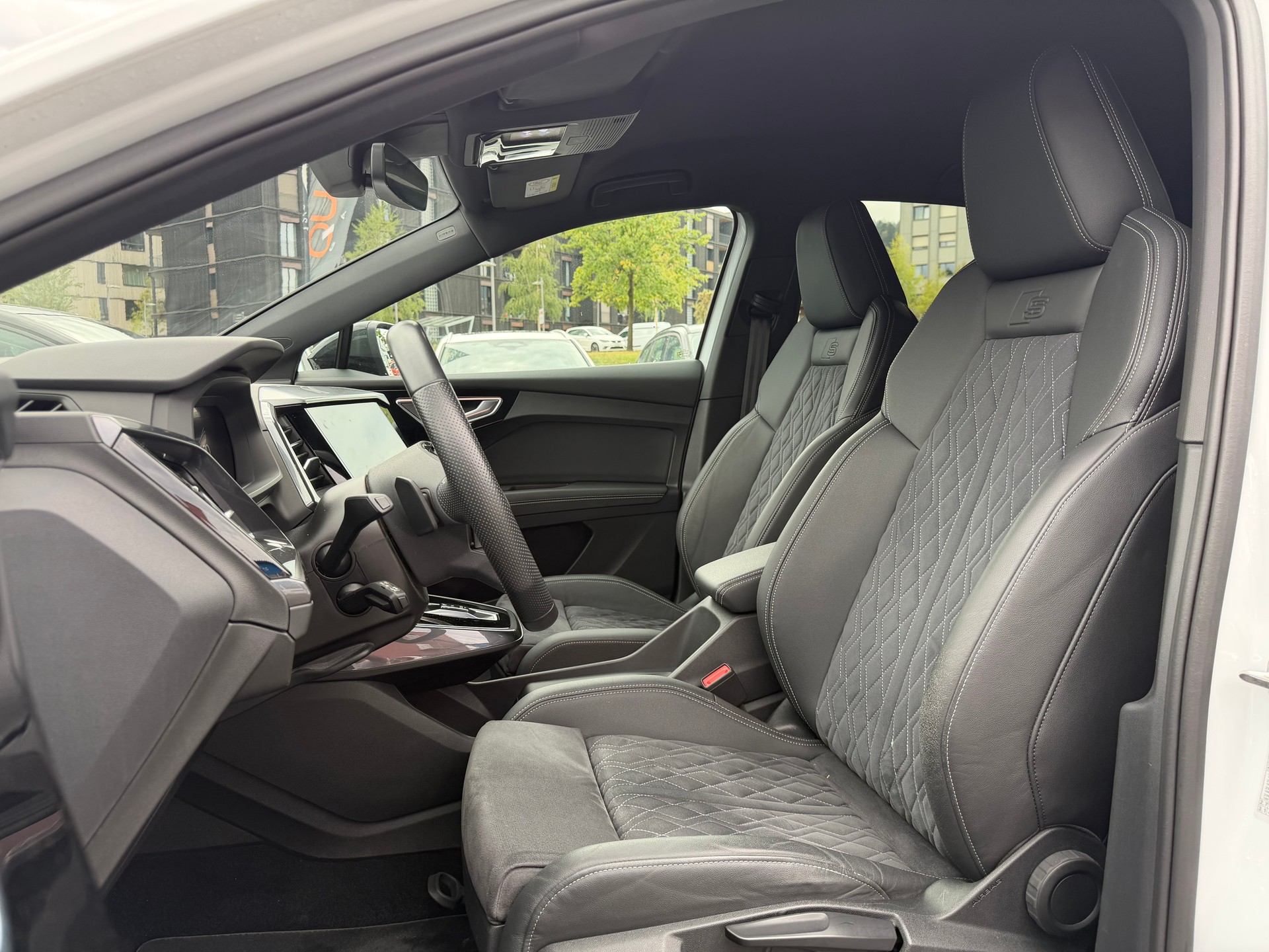 AUDI Q4 Sportback e-tron S-LINE 50 quattro-image-10