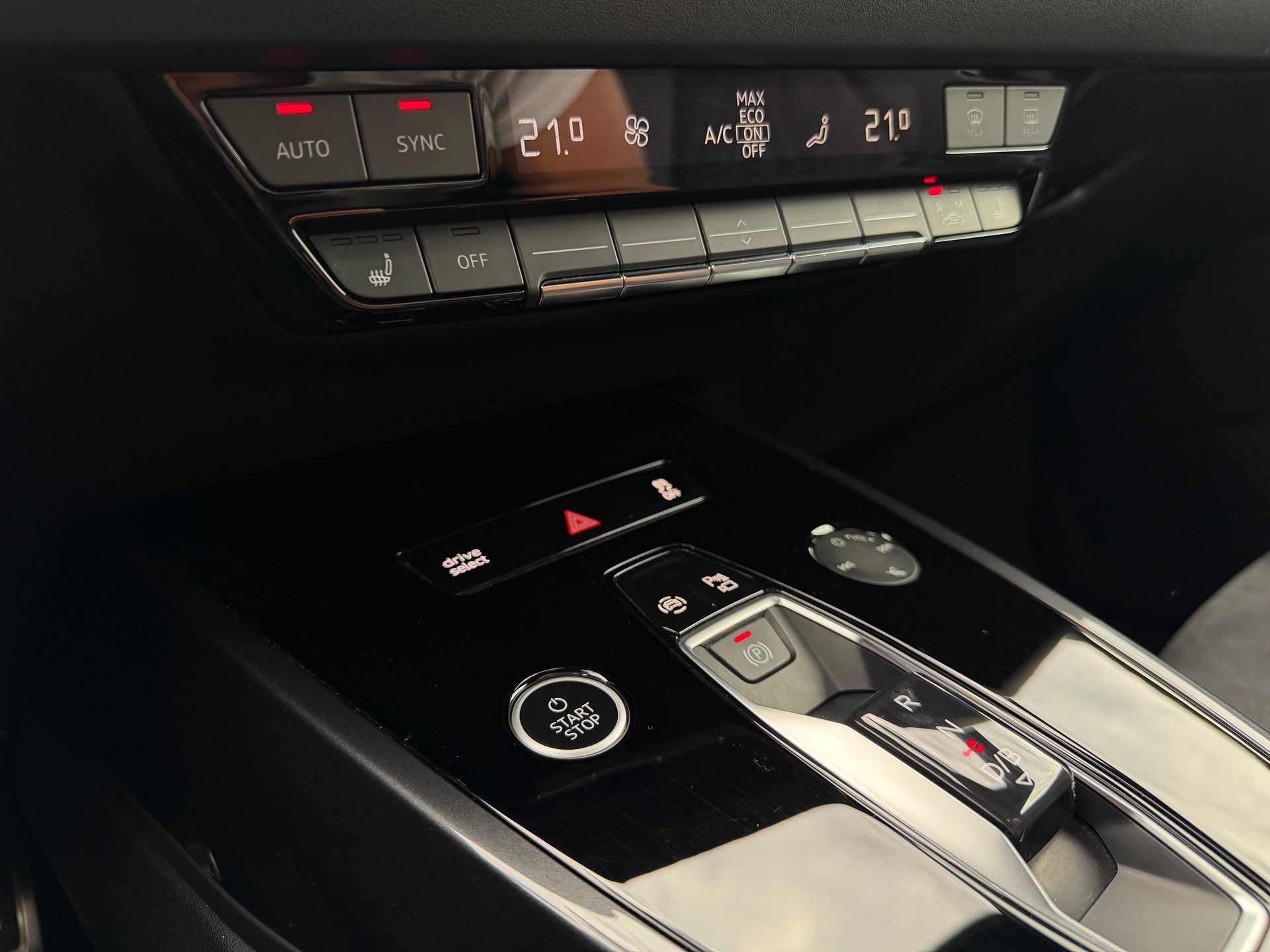 AUDI Q4 Sportback e-tron S-LINE 50 quattro-image-17