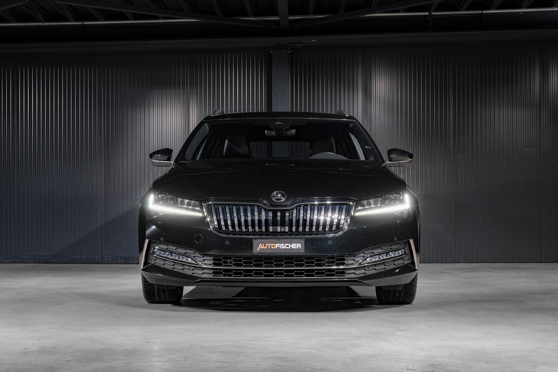 SKODA Superb Combi 2.0 TDi L&K 4x4 DSG-image-2