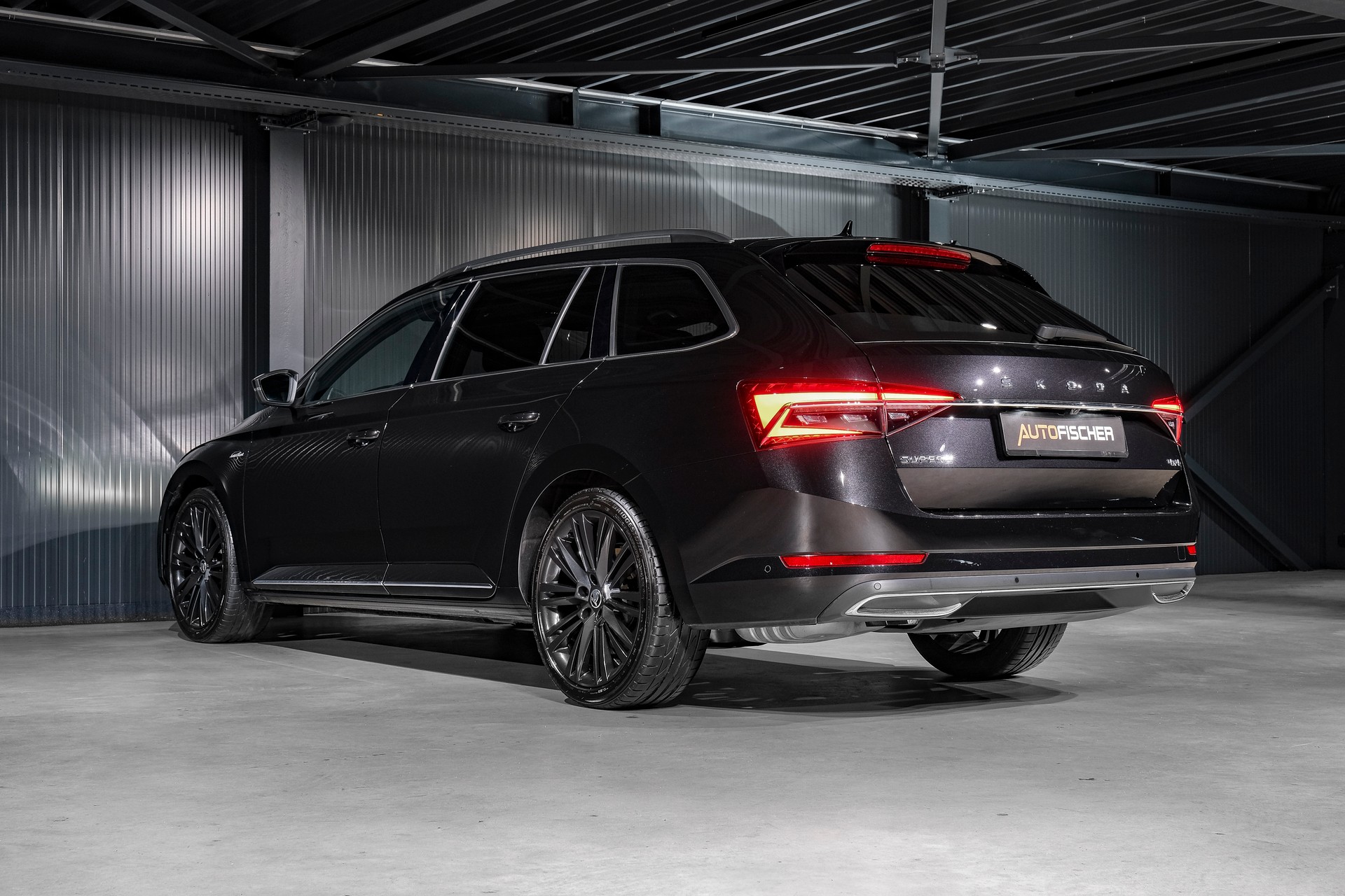 SKODA Superb Combi 2.0 TDi L&K 4x4 DSG-image-7