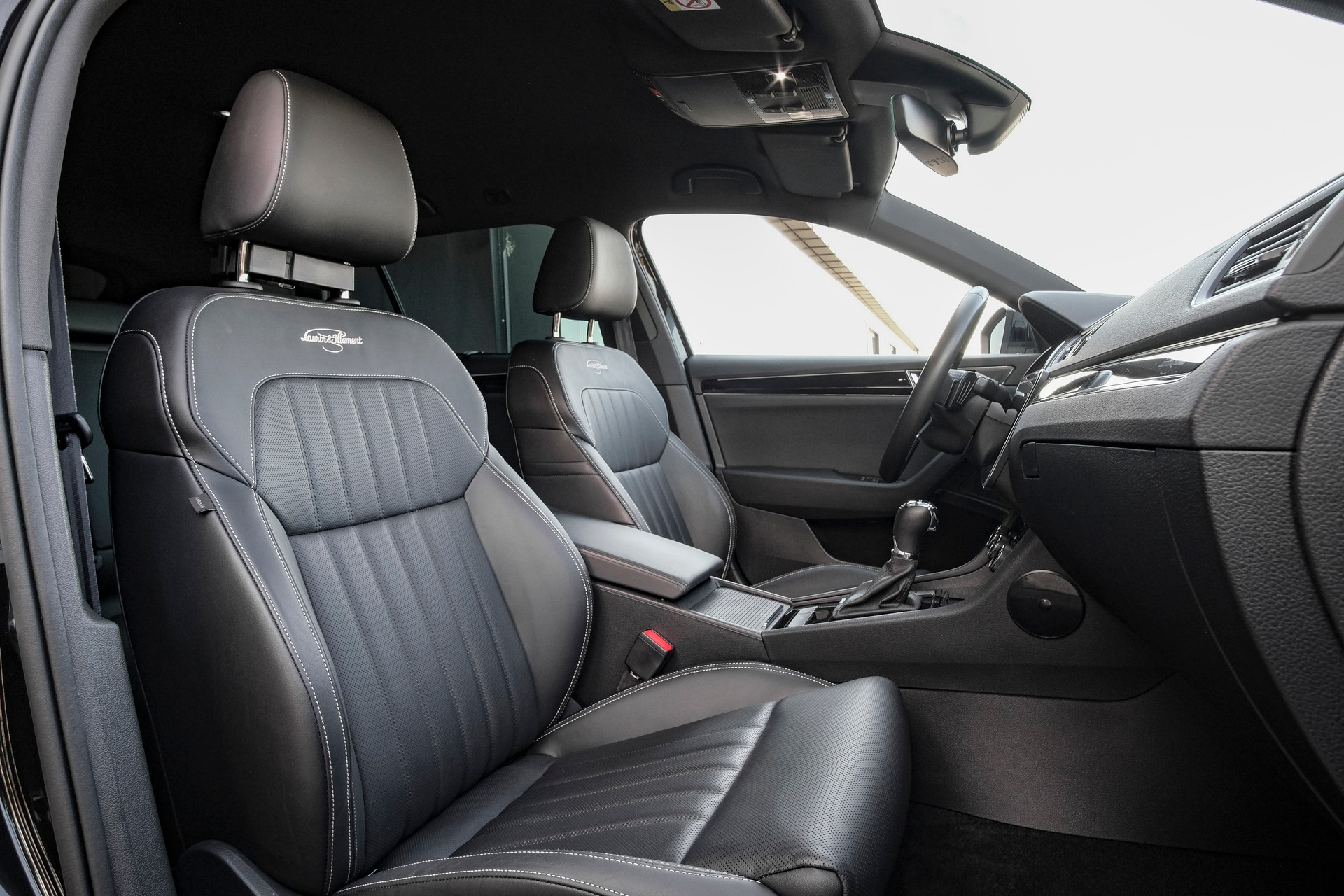 SKODA Superb Combi 2.0 TDi L&K 4x4 DSG-image-10