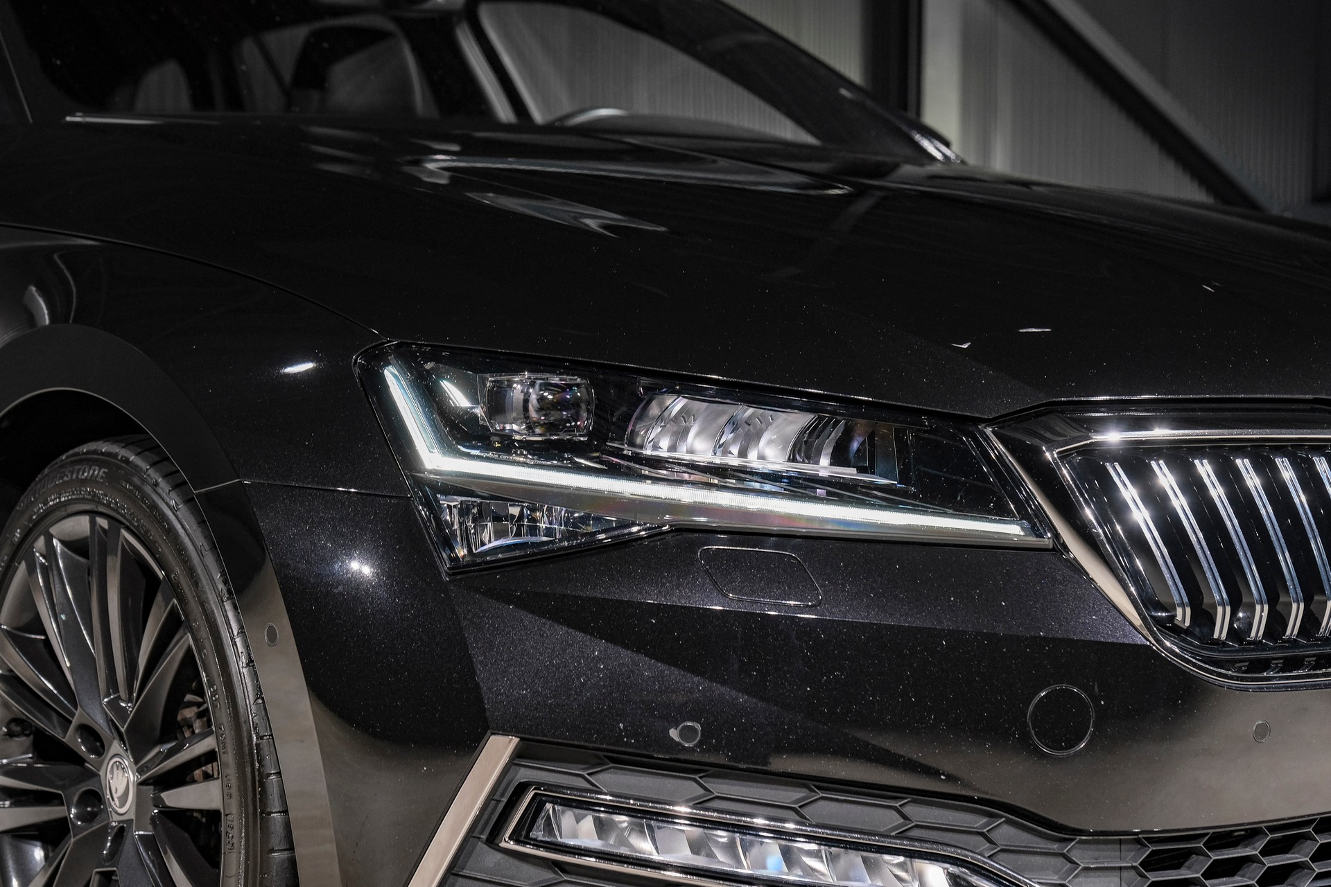 SKODA Superb Combi 2.0 TDi L&K 4x4 DSG-image-26