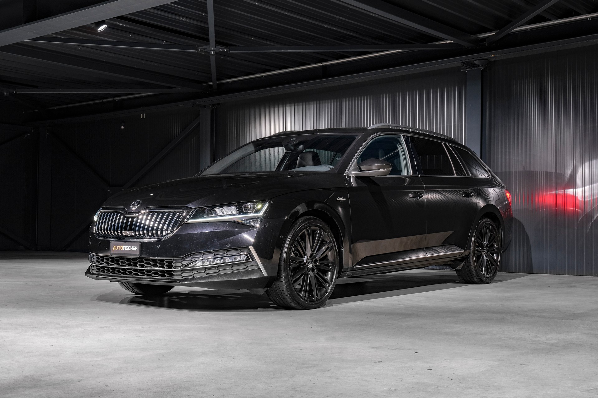SKODA Superb Combi 2.0 TDi L&K 4x4 DSG-image-3