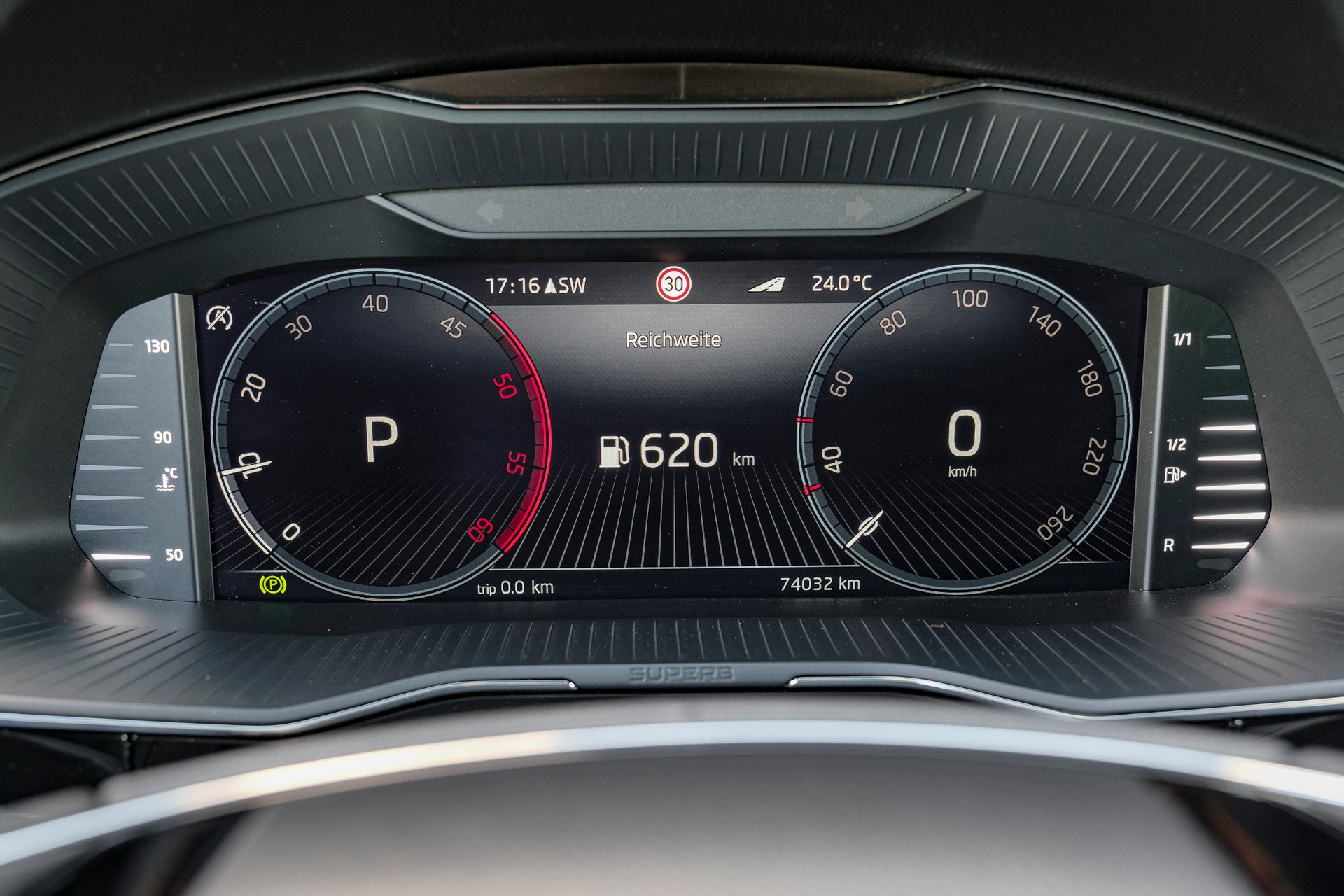 SKODA Superb Combi 2.0 TDi L&K 4x4 DSG-image-16