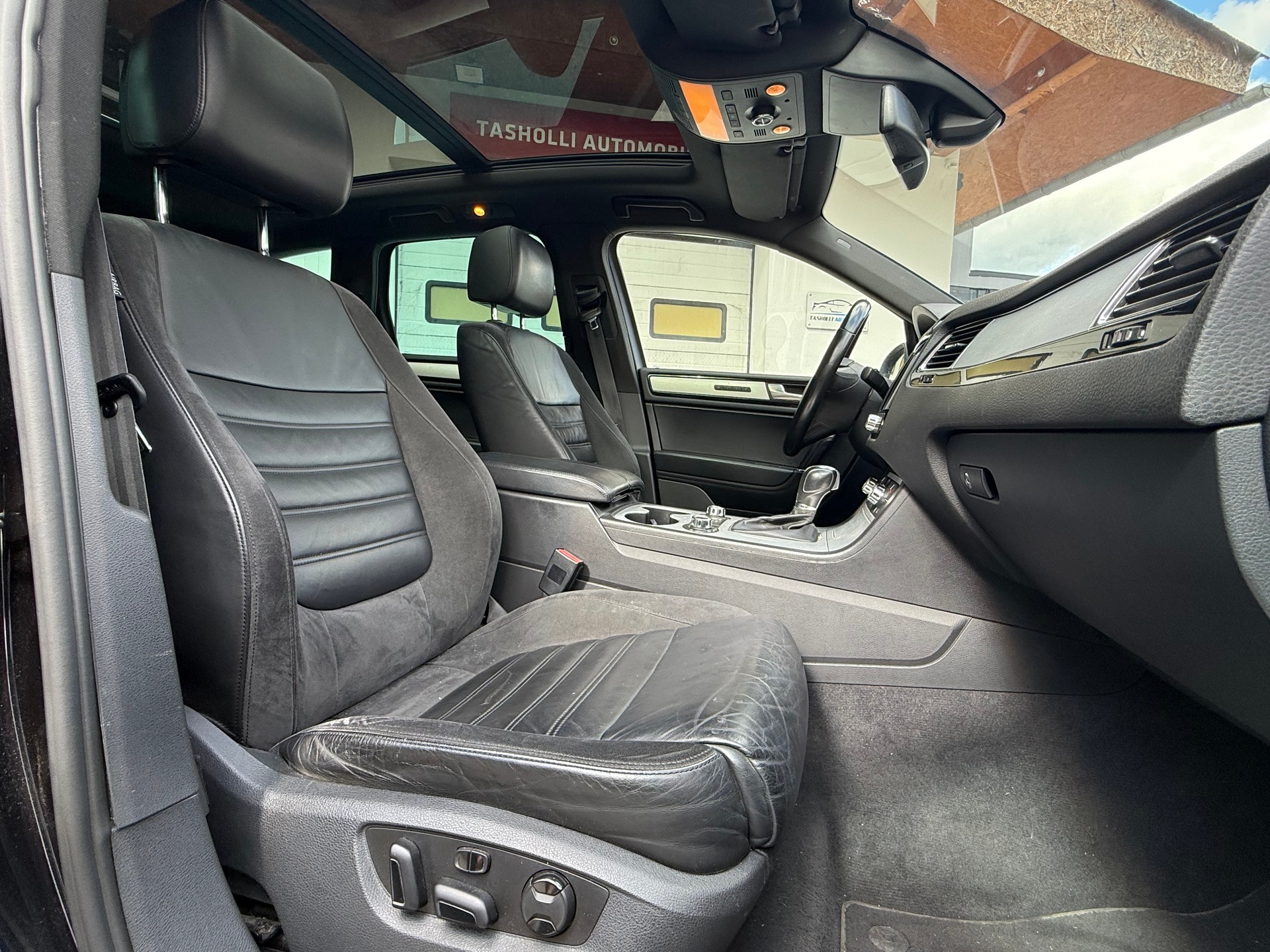 VW Touareg 3.0 TDI V6-image-11