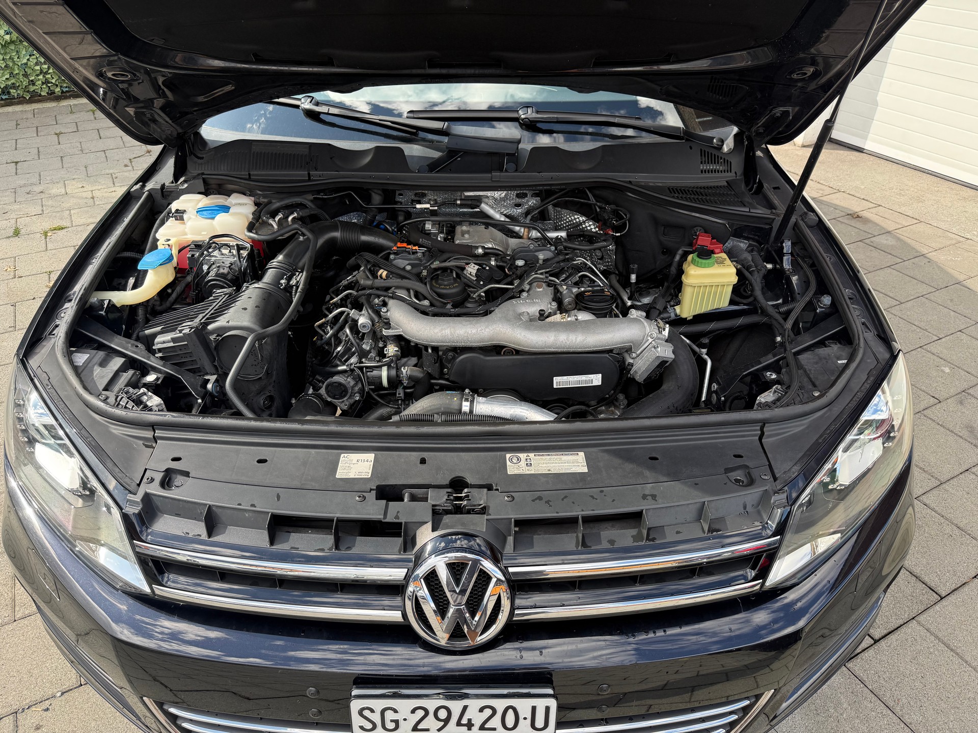 VW Touareg 3.0 TDI V6-image-25