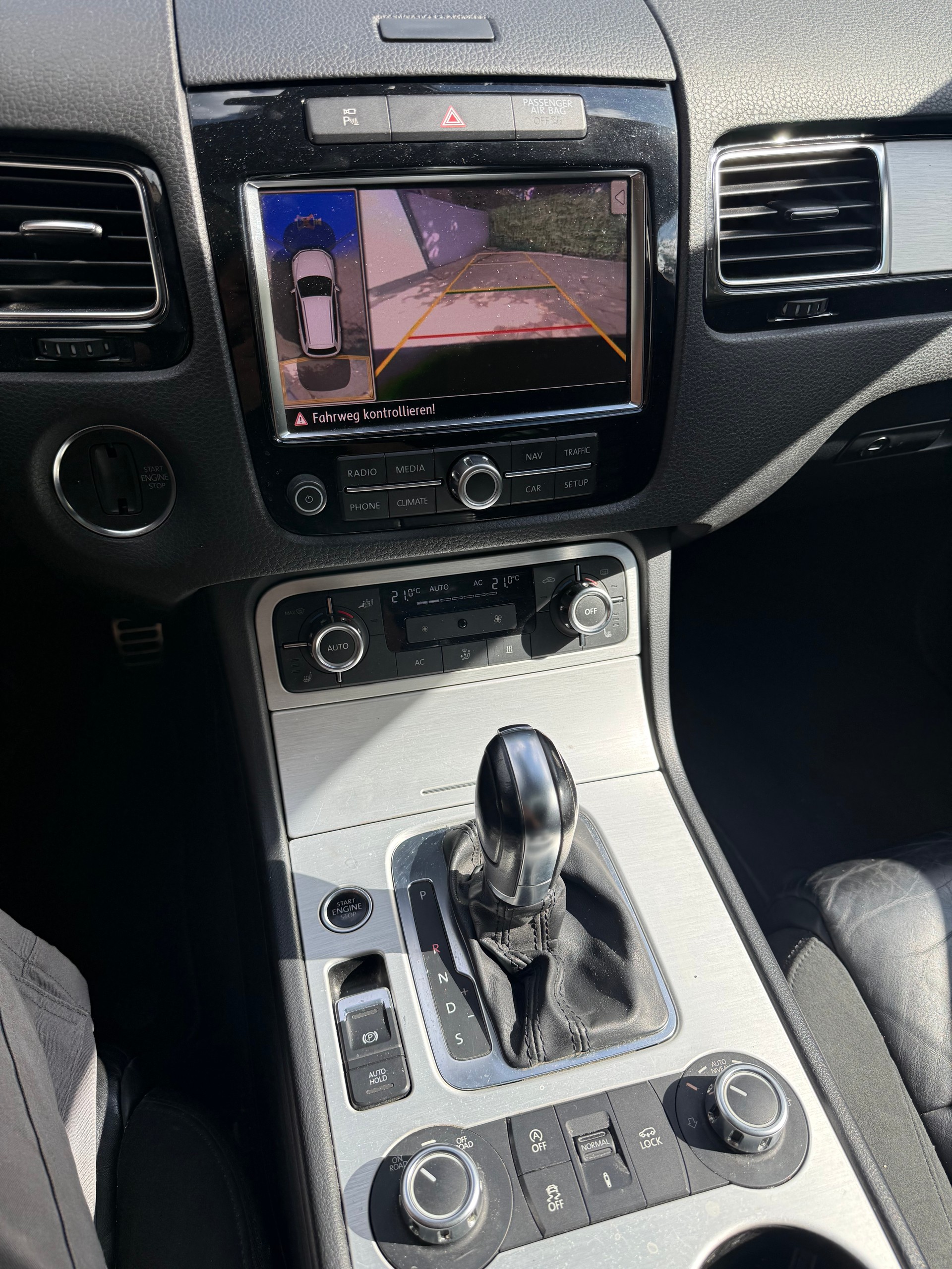 VW Touareg 3.0 TDI V6-image-23