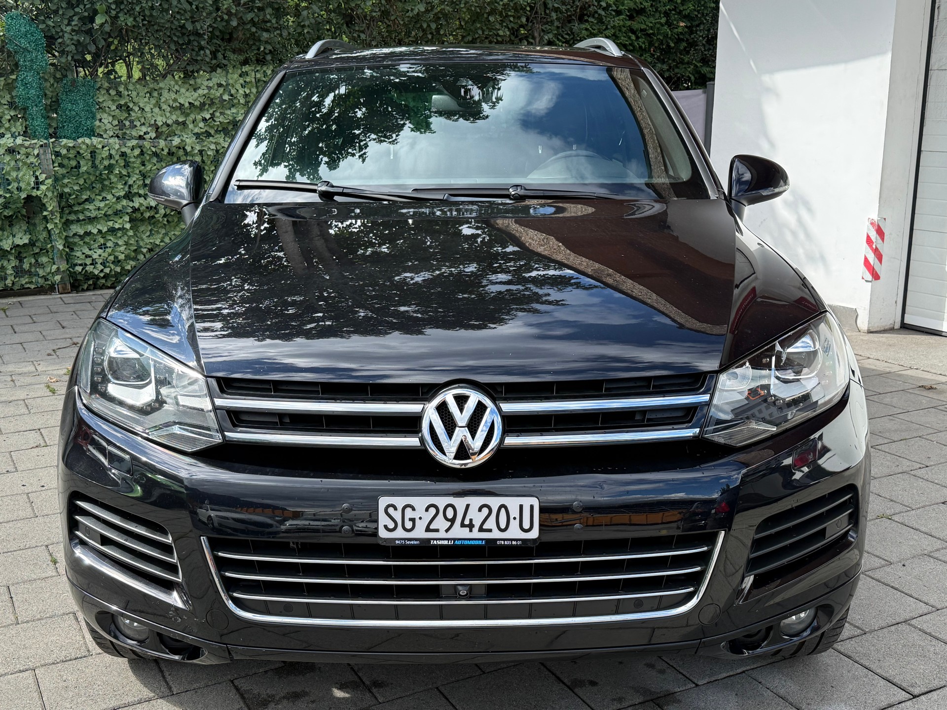 VW Touareg 3.0 TDI V6-image-1