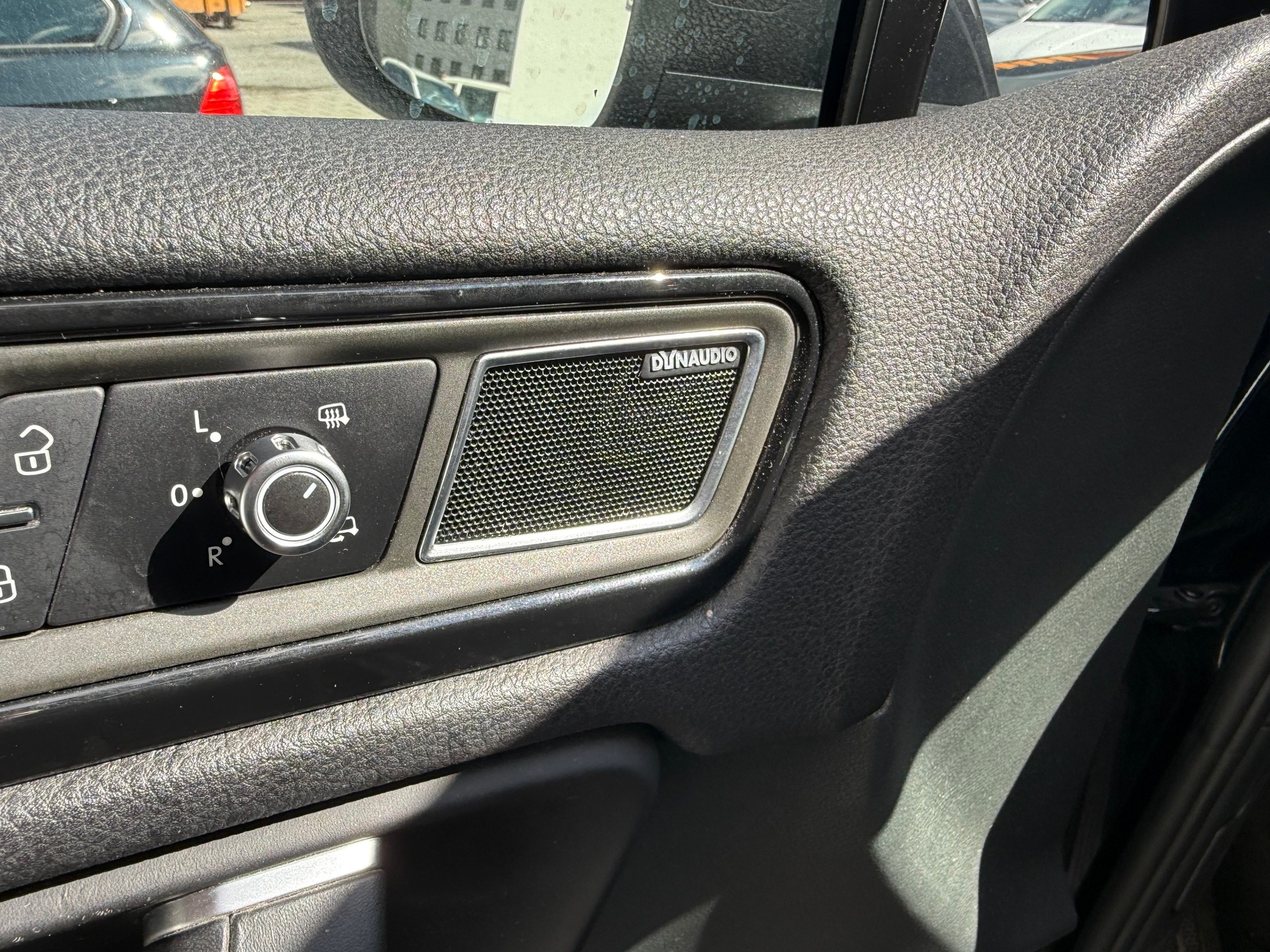 VW Touareg 3.0 TDI V6-image-22