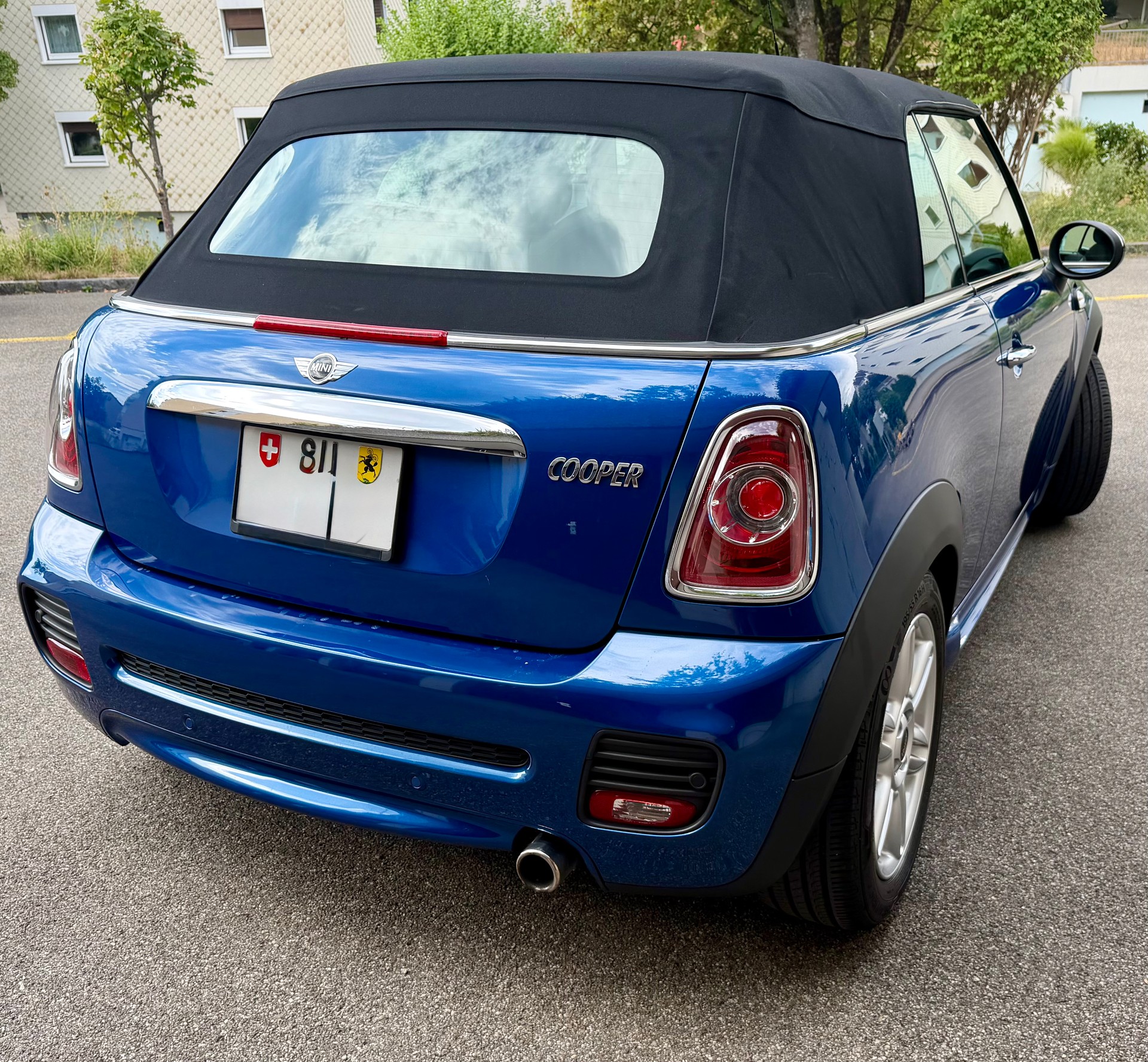 MINI 1.6i Cooper-image-1